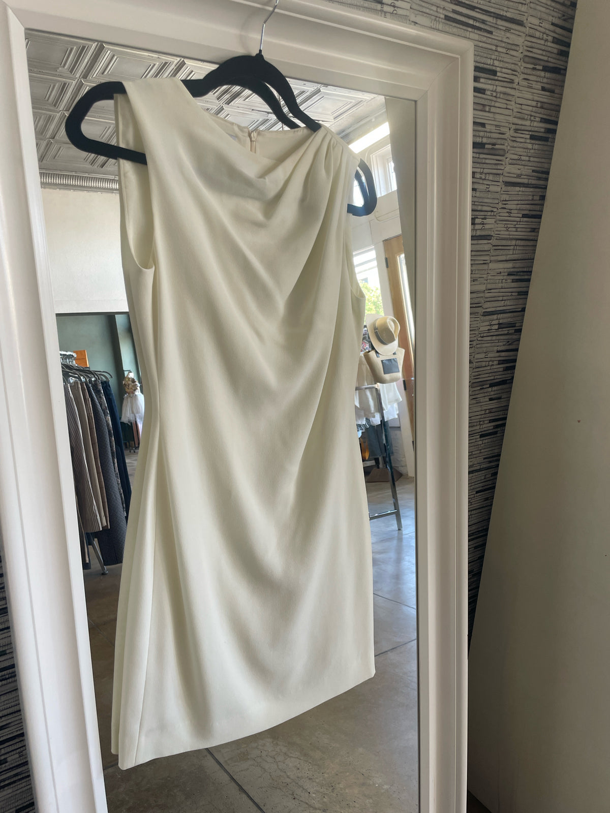 Moschino Size 8 Ivory Dress