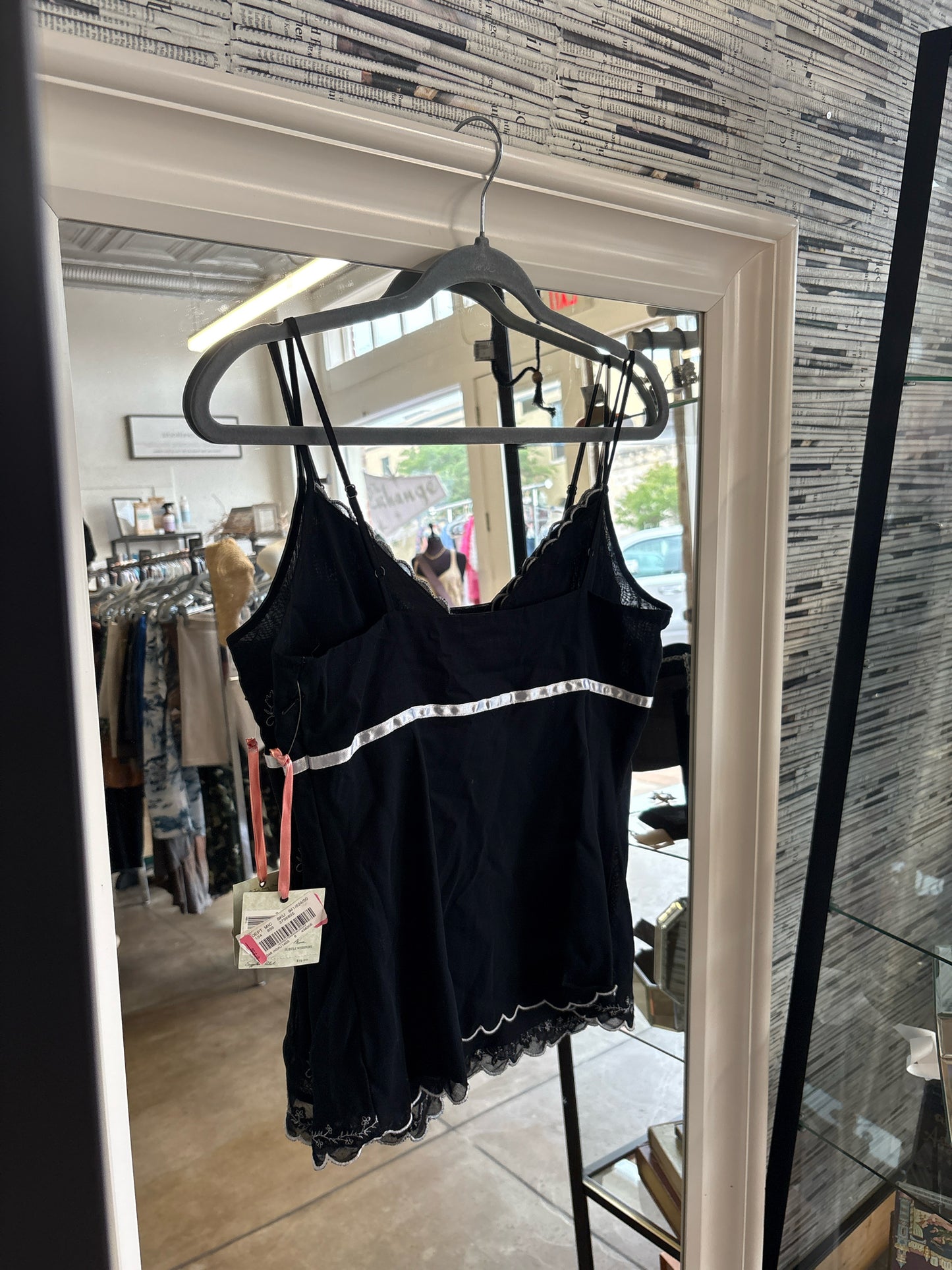 intuitions Size 6 Black/Multi tank Top