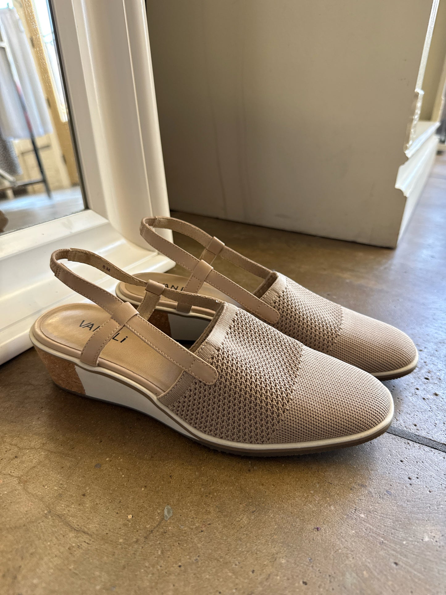 Vaneli Shoe Size 8 Tan Wedge