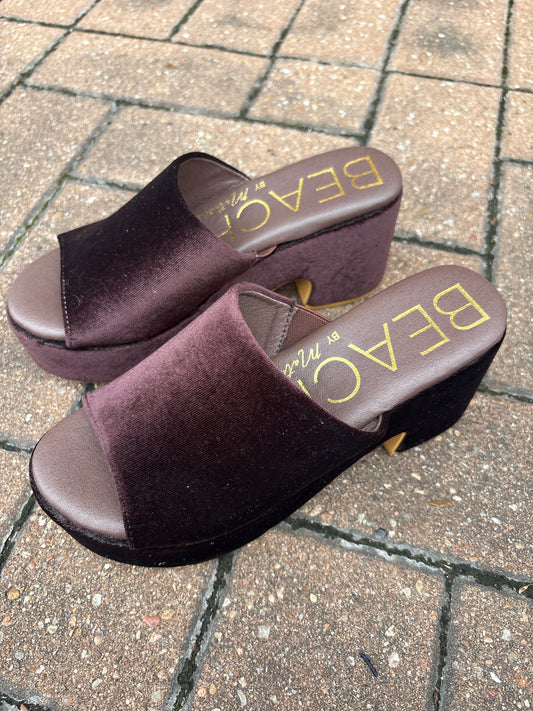 Matisse Shoe Size 6 burgandy Platform