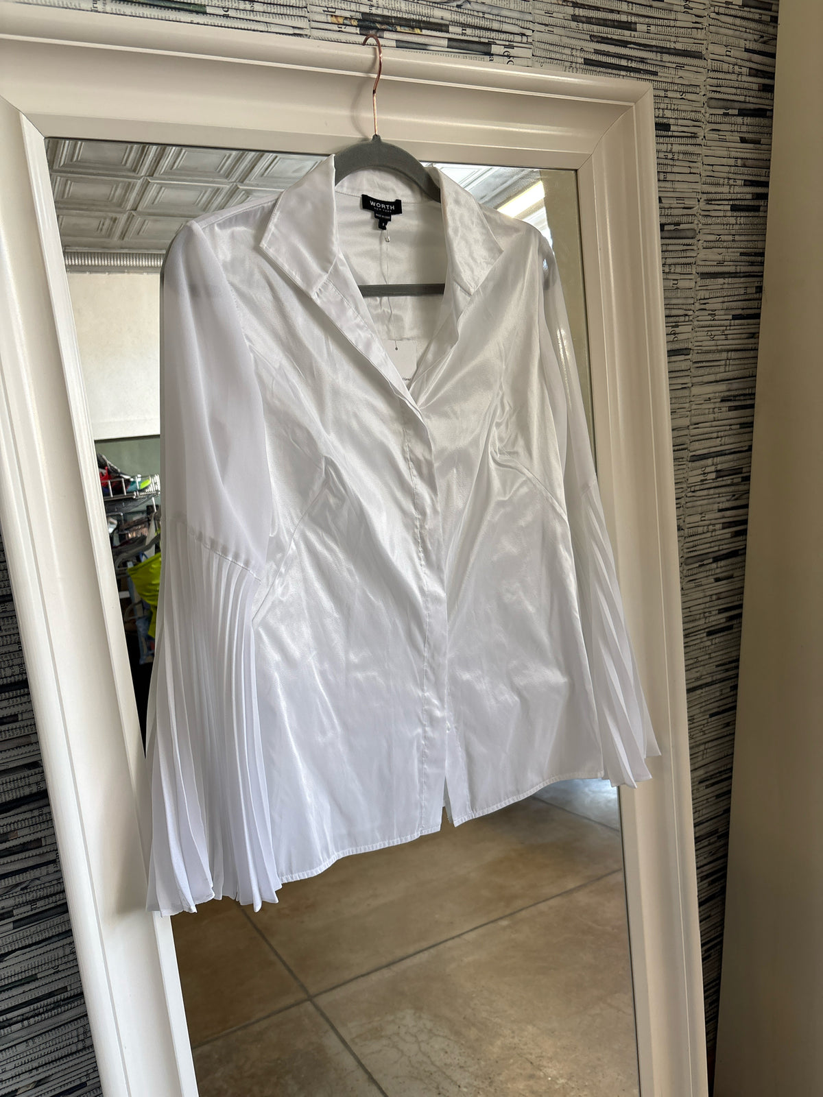 Worth Size 6 White Top