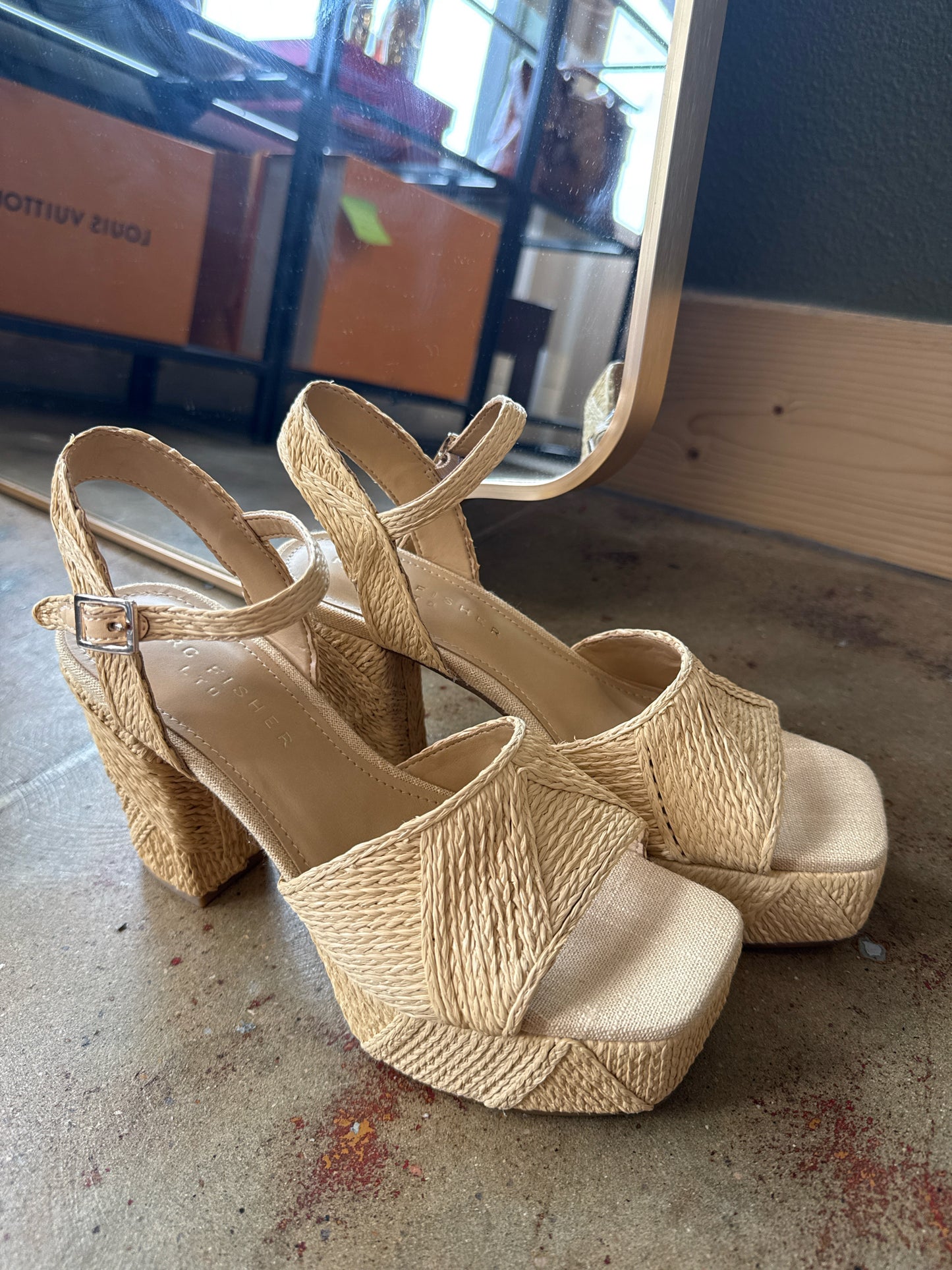 Marc Fisher Shoe Size 7 Tan Heels