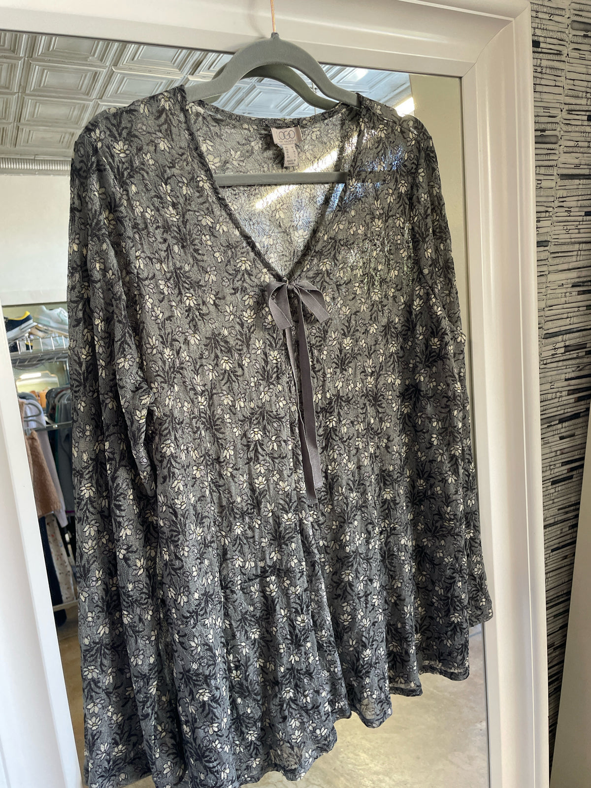 Logo Size M Gray Print Top