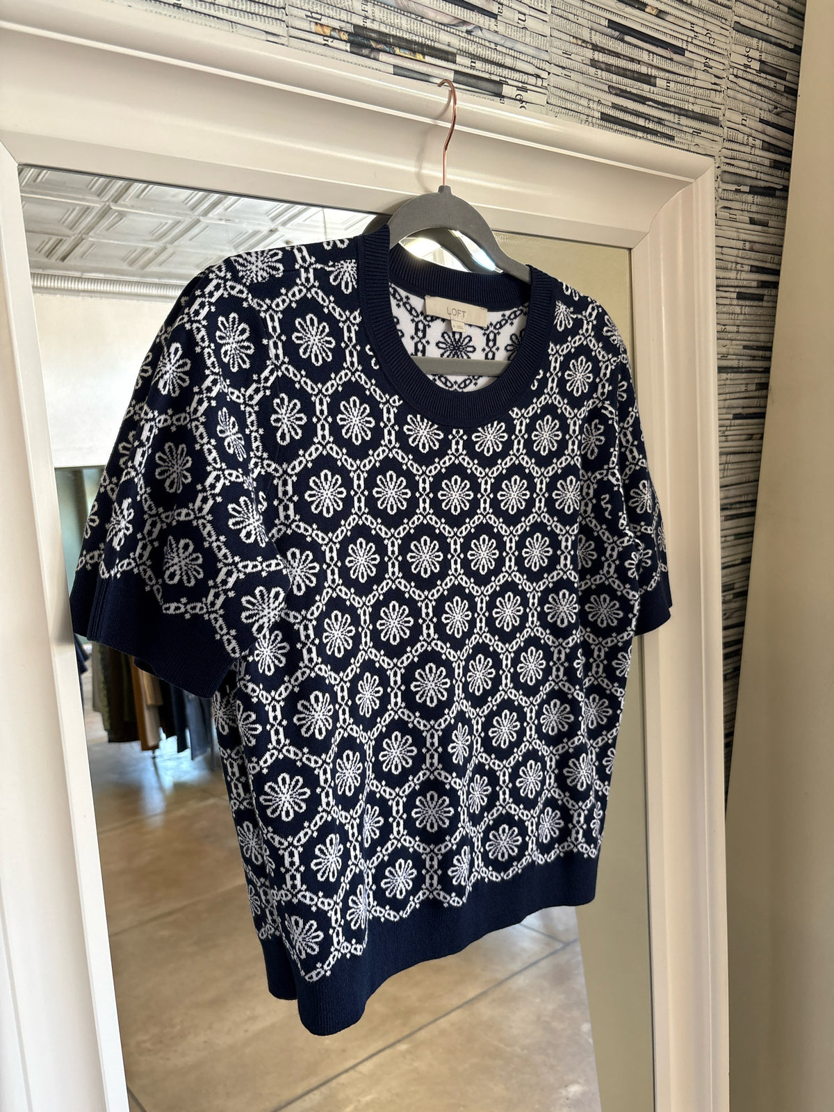 LOFT Size M Navy + white Sweater
