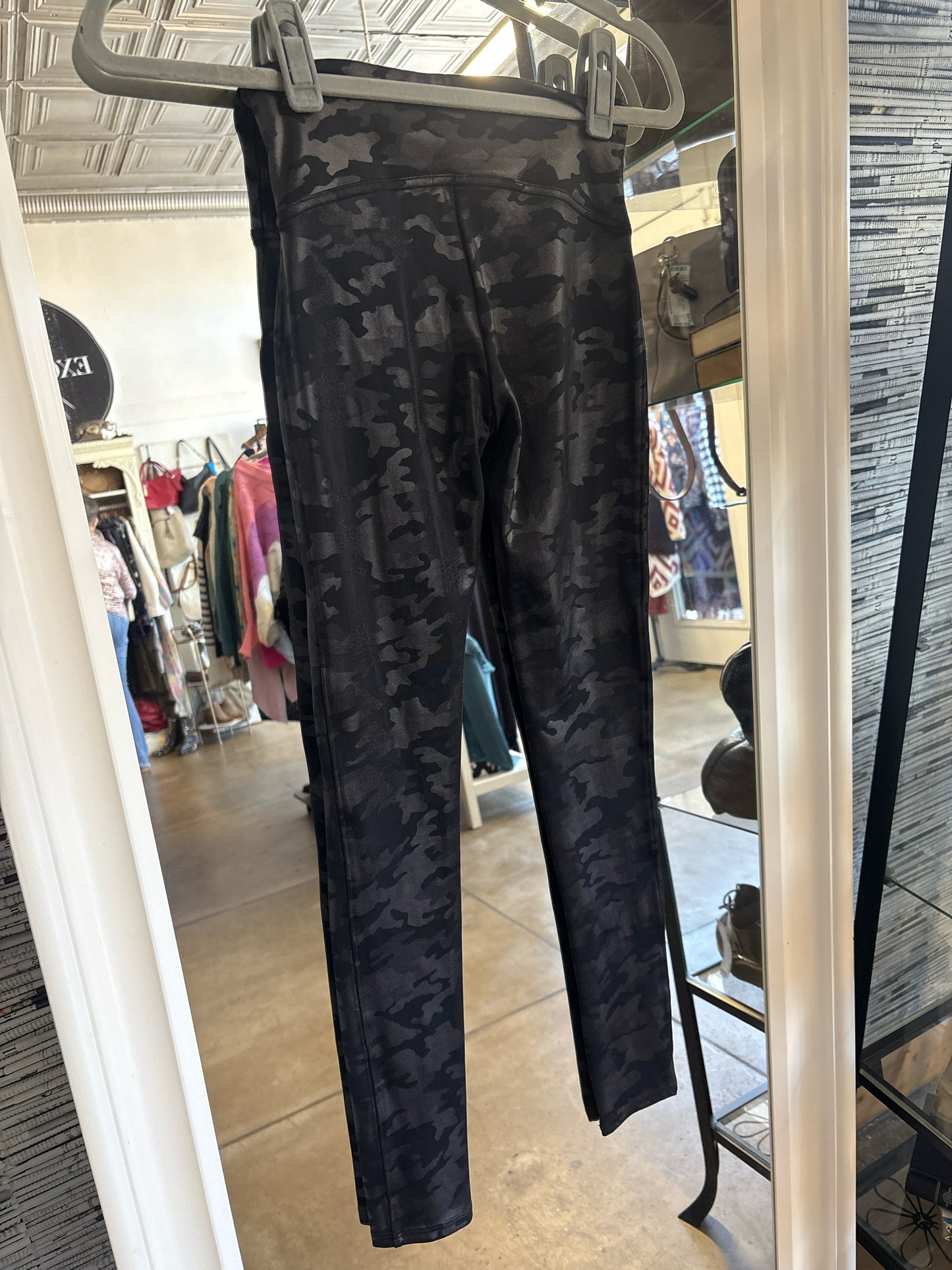 Spanx Size S Gray camo Legging
