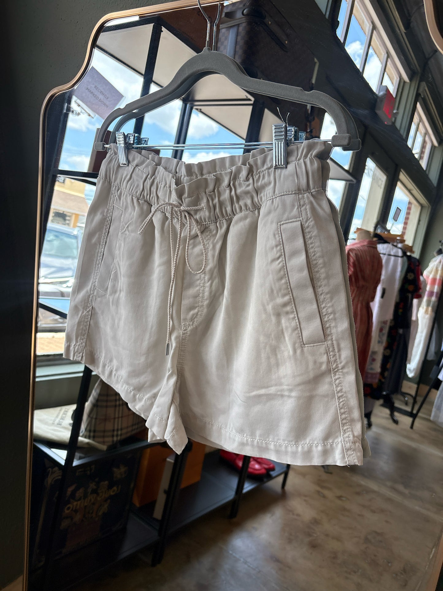 LOFT Size S Khaki Shorts