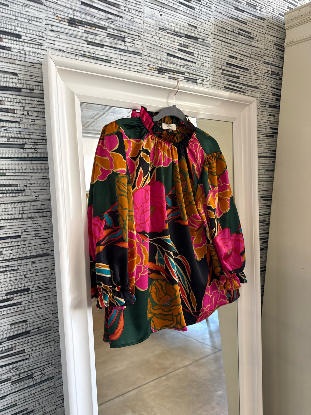 entro Size M Green/Pink/Orange Top