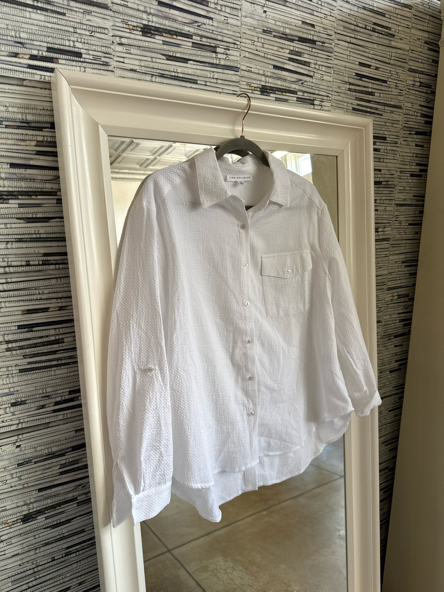 Jane & Delancey Size M White Top