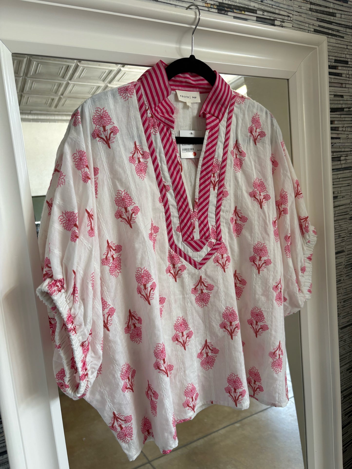 entro Size L white and pink Top