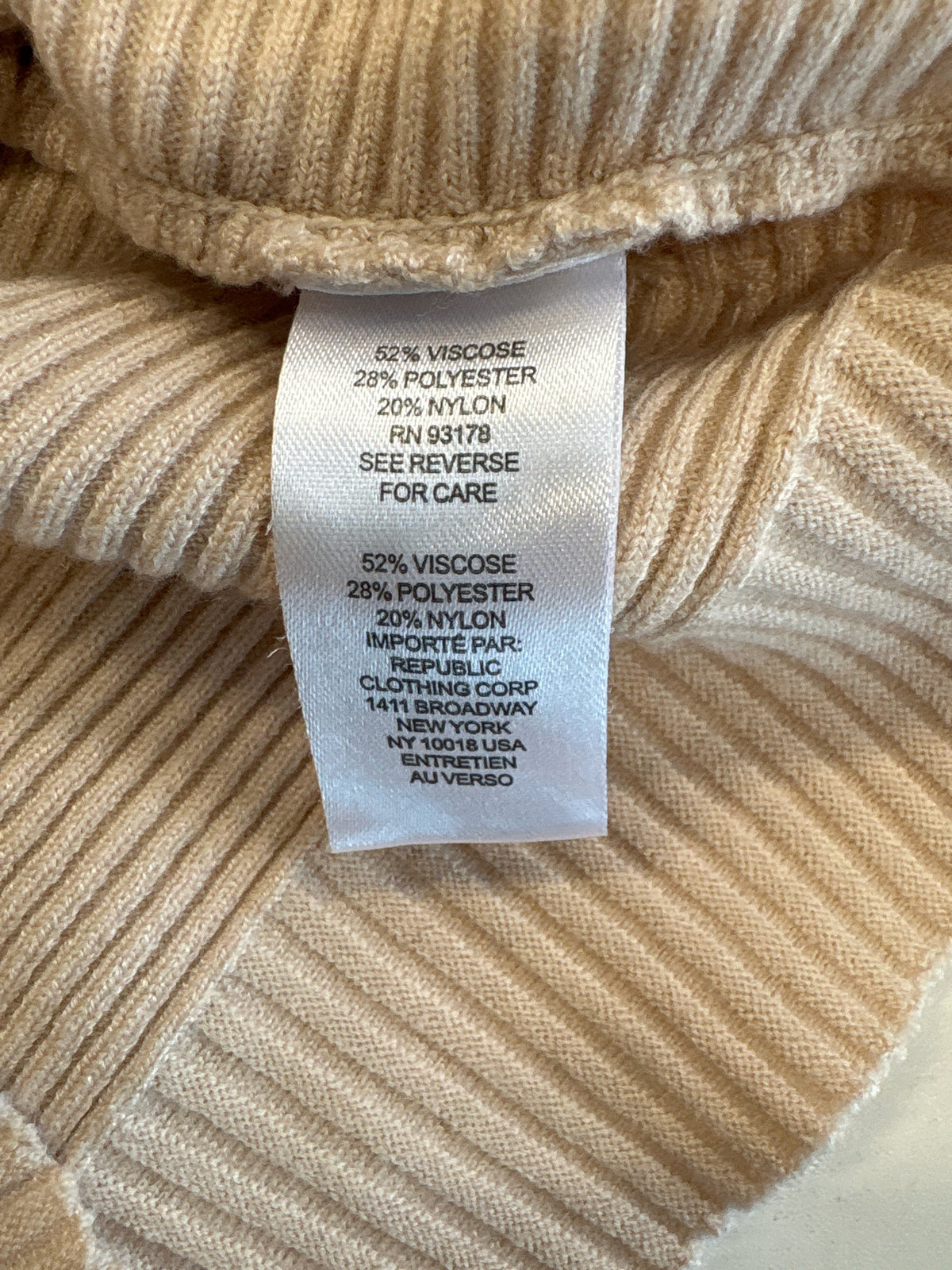 TAHARI Size XS Bone Sweater