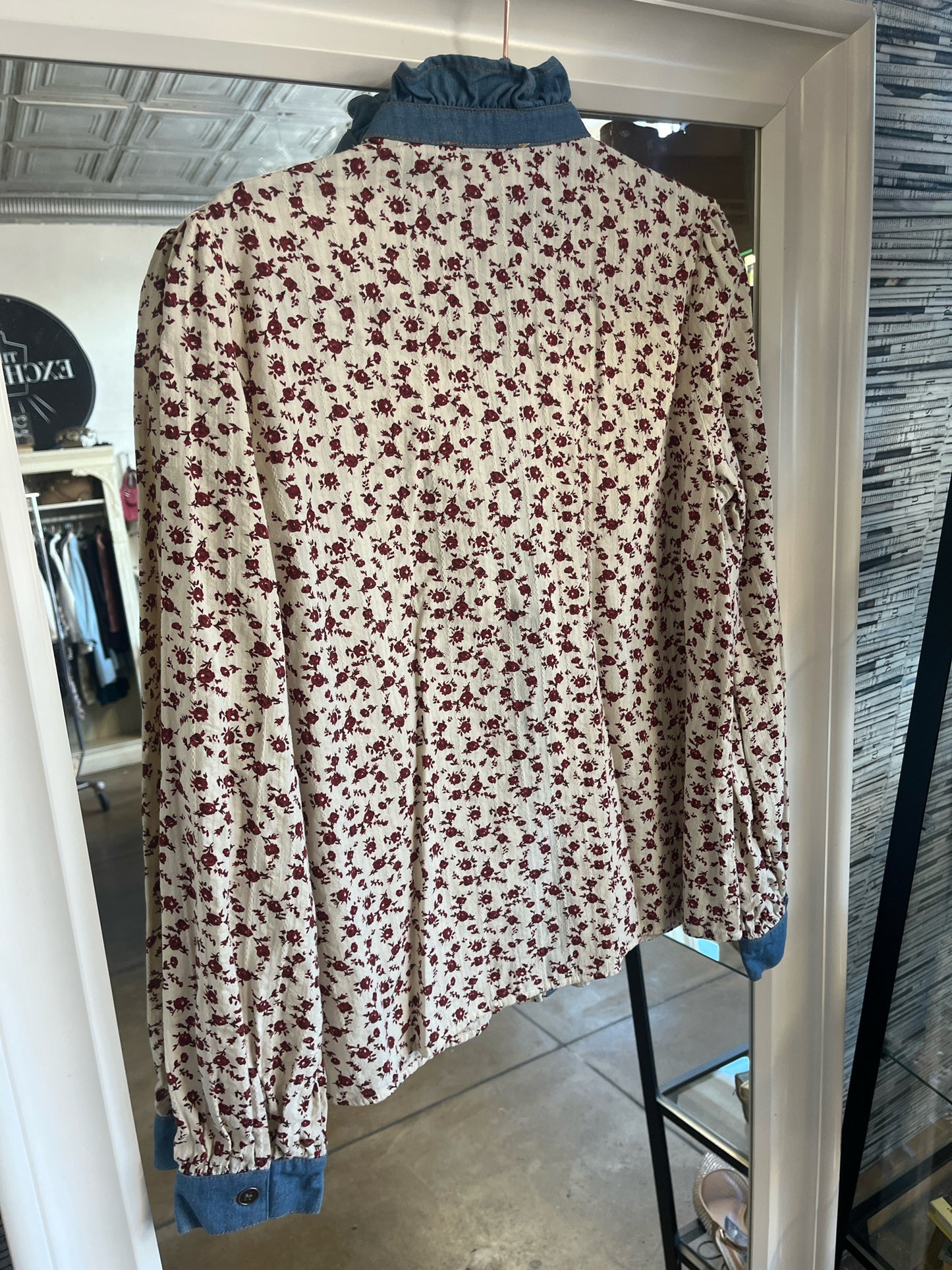 Mazik Size S White/Cranberry Floral Top