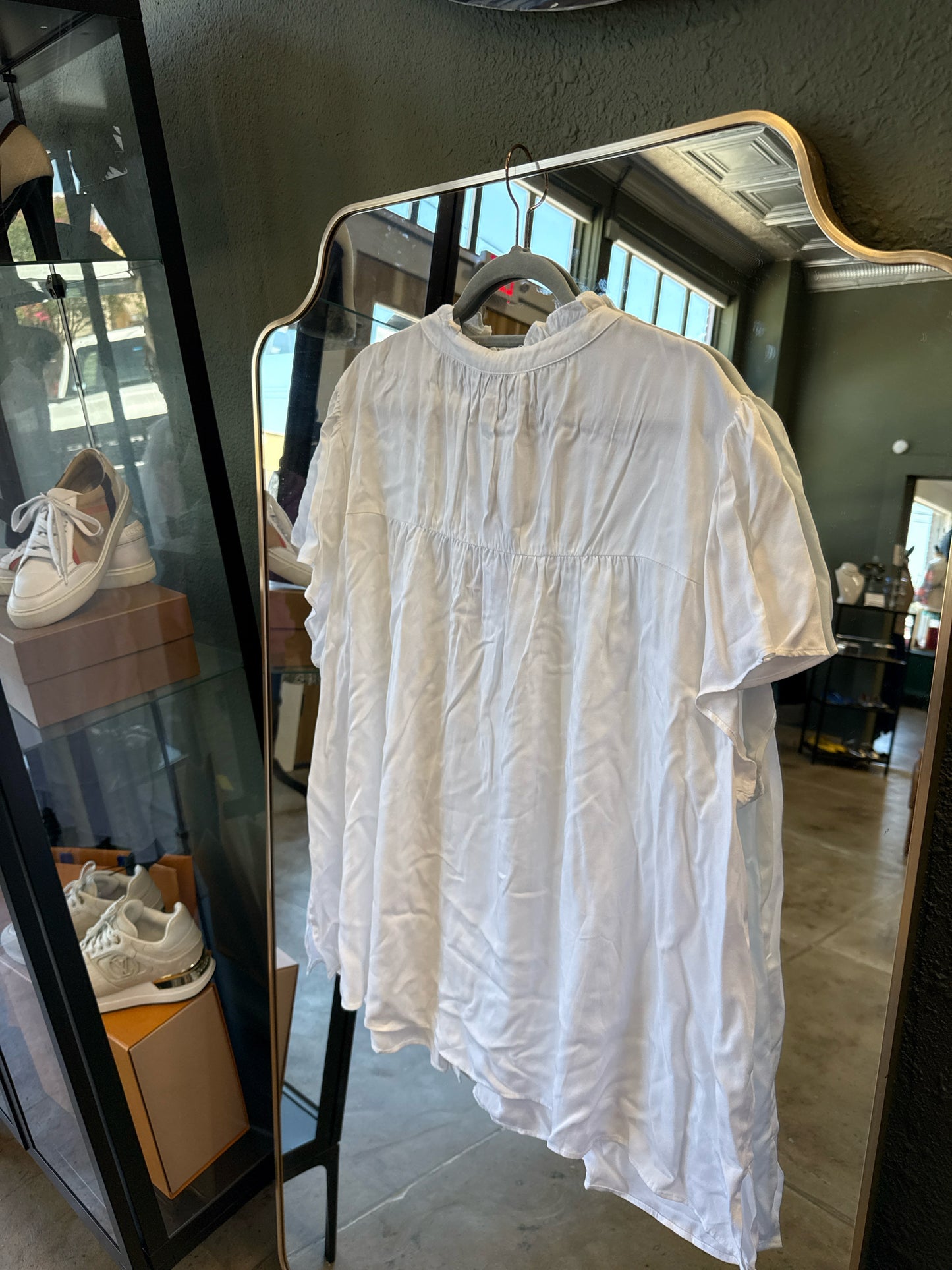 Rose & Olive Size 3X White Top