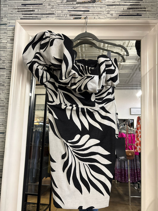 White House Black Market Size 6 Black & White Dress