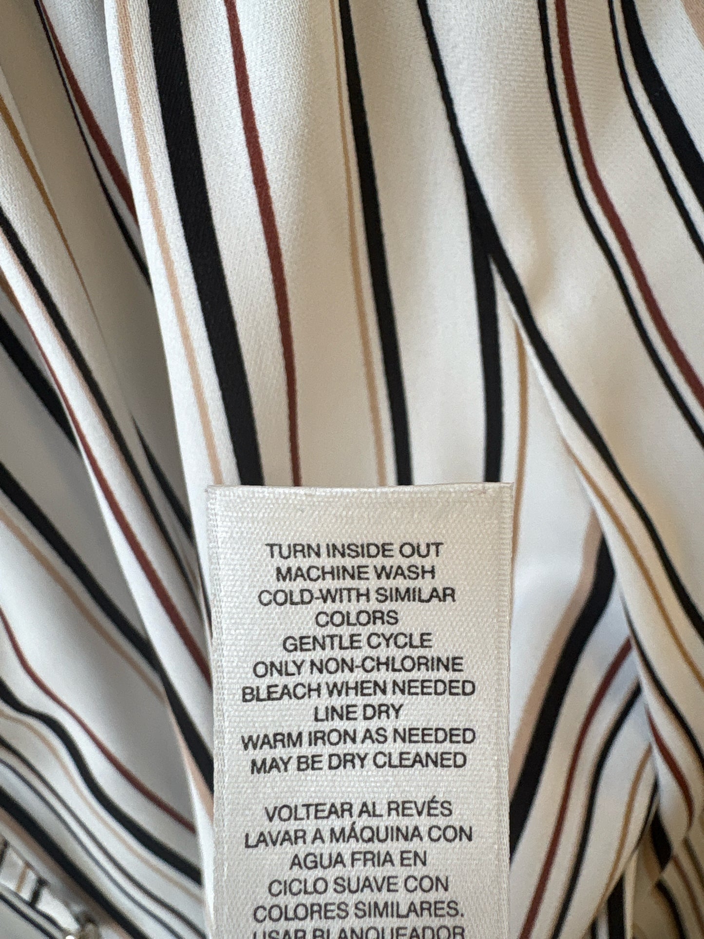 White House Black Market Size 6 off white multi Top