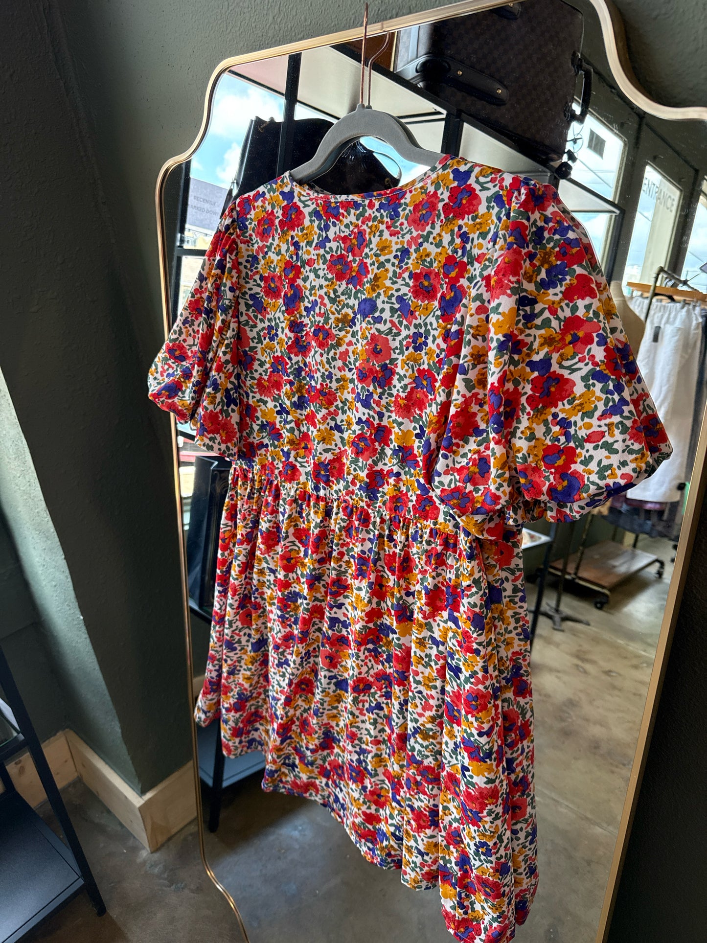 entro Size M Floral Dress
