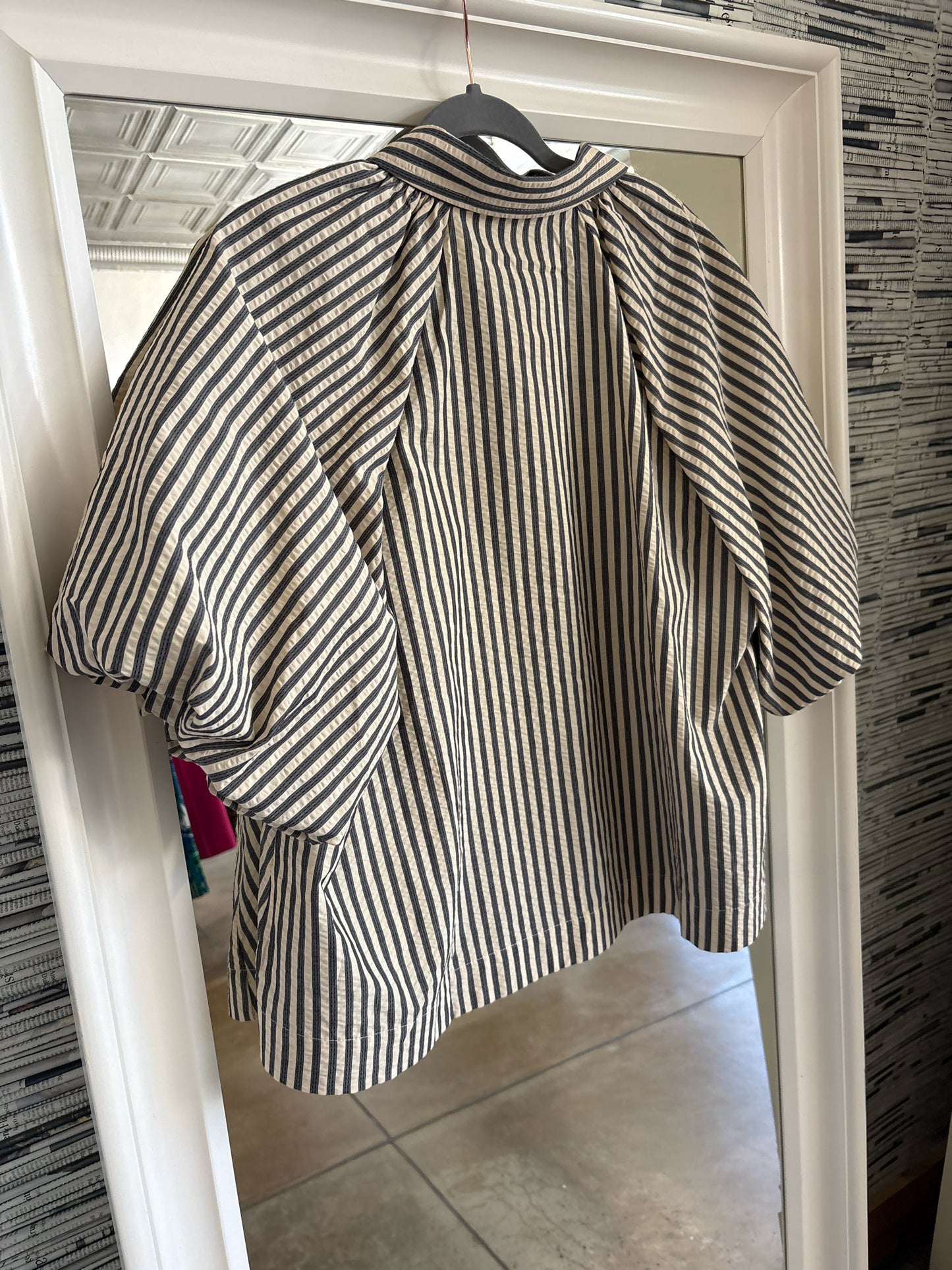 &merci Size L Gray and Cream Top