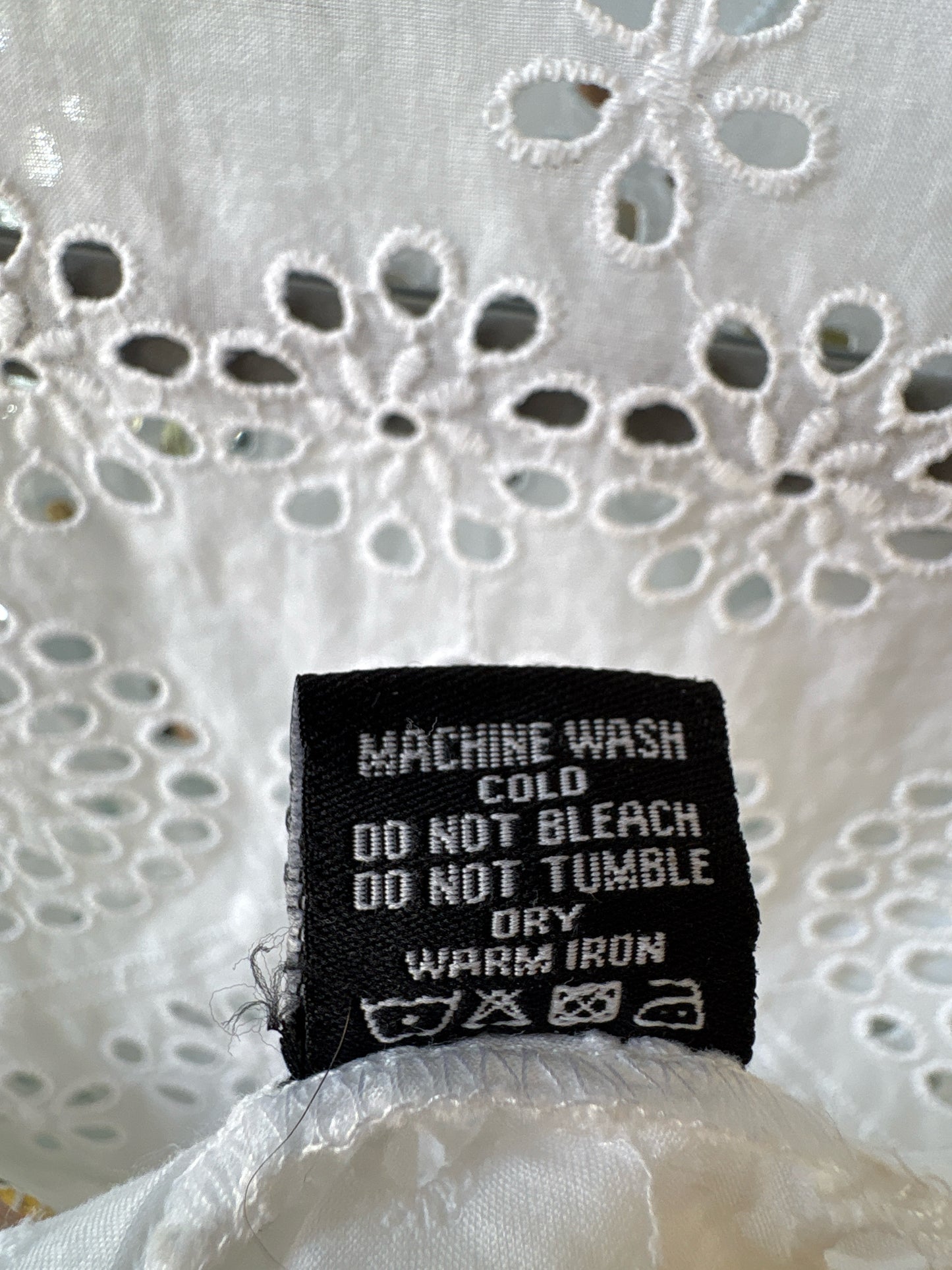 Tolani Size S White Eyelet Top
