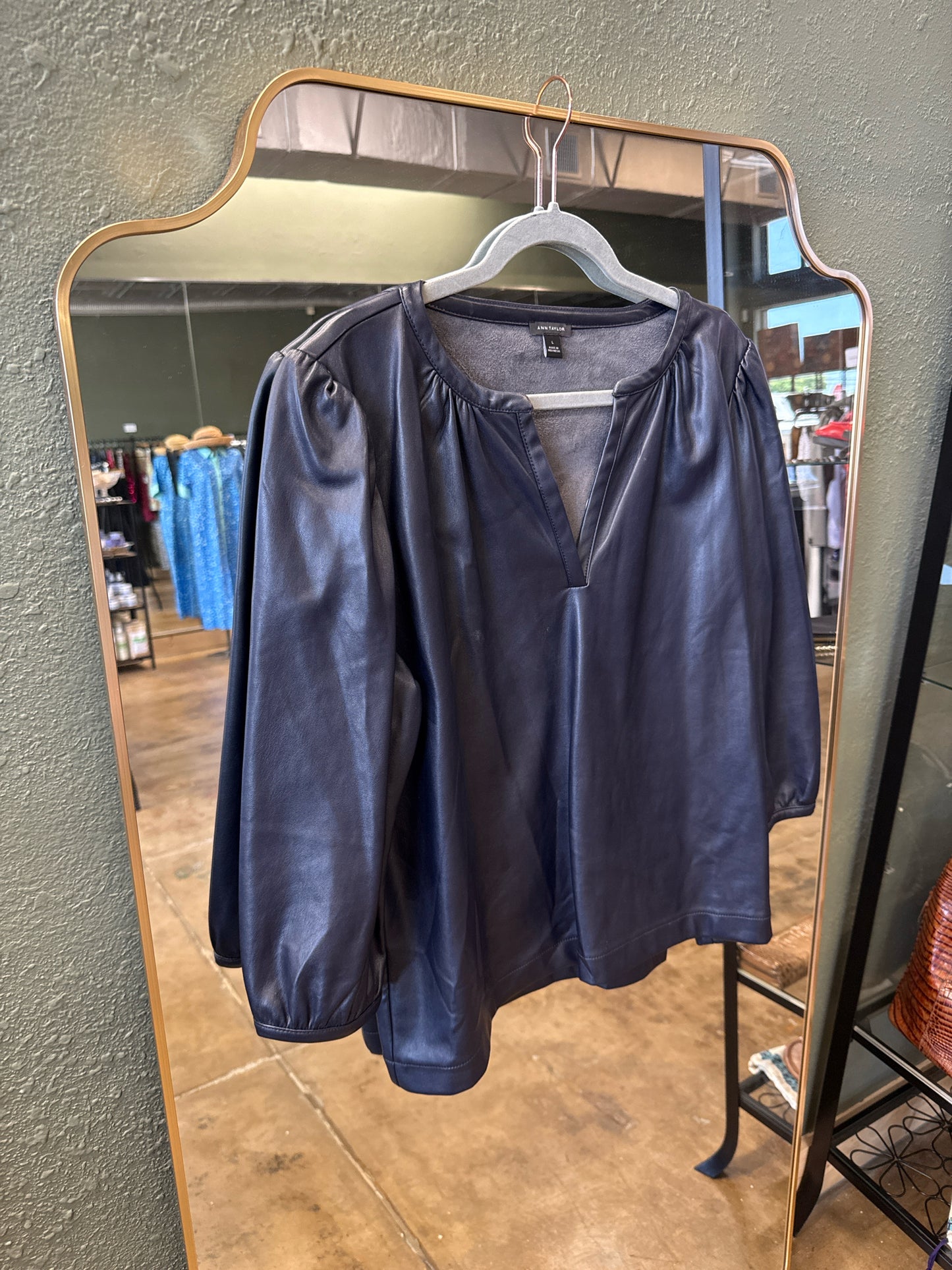 ANN TAYLOR Size L Navy Top