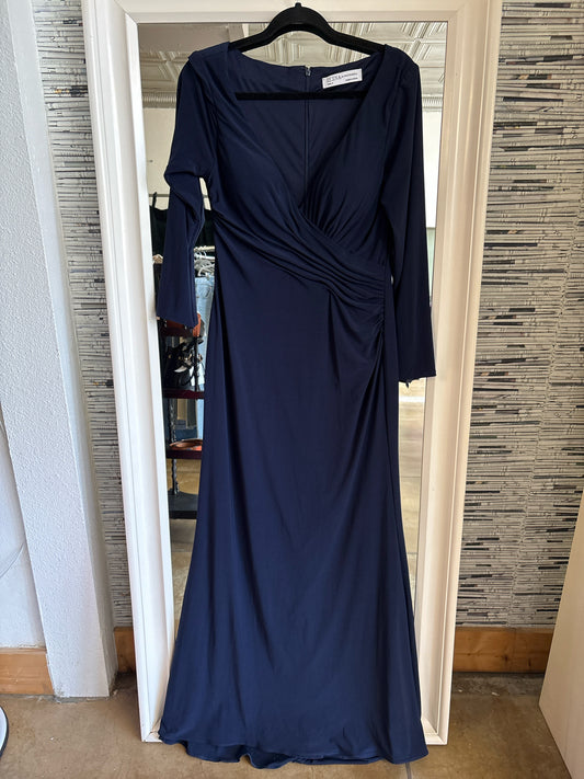 Ieena by Mac Dugal Size 8 Navy Formal