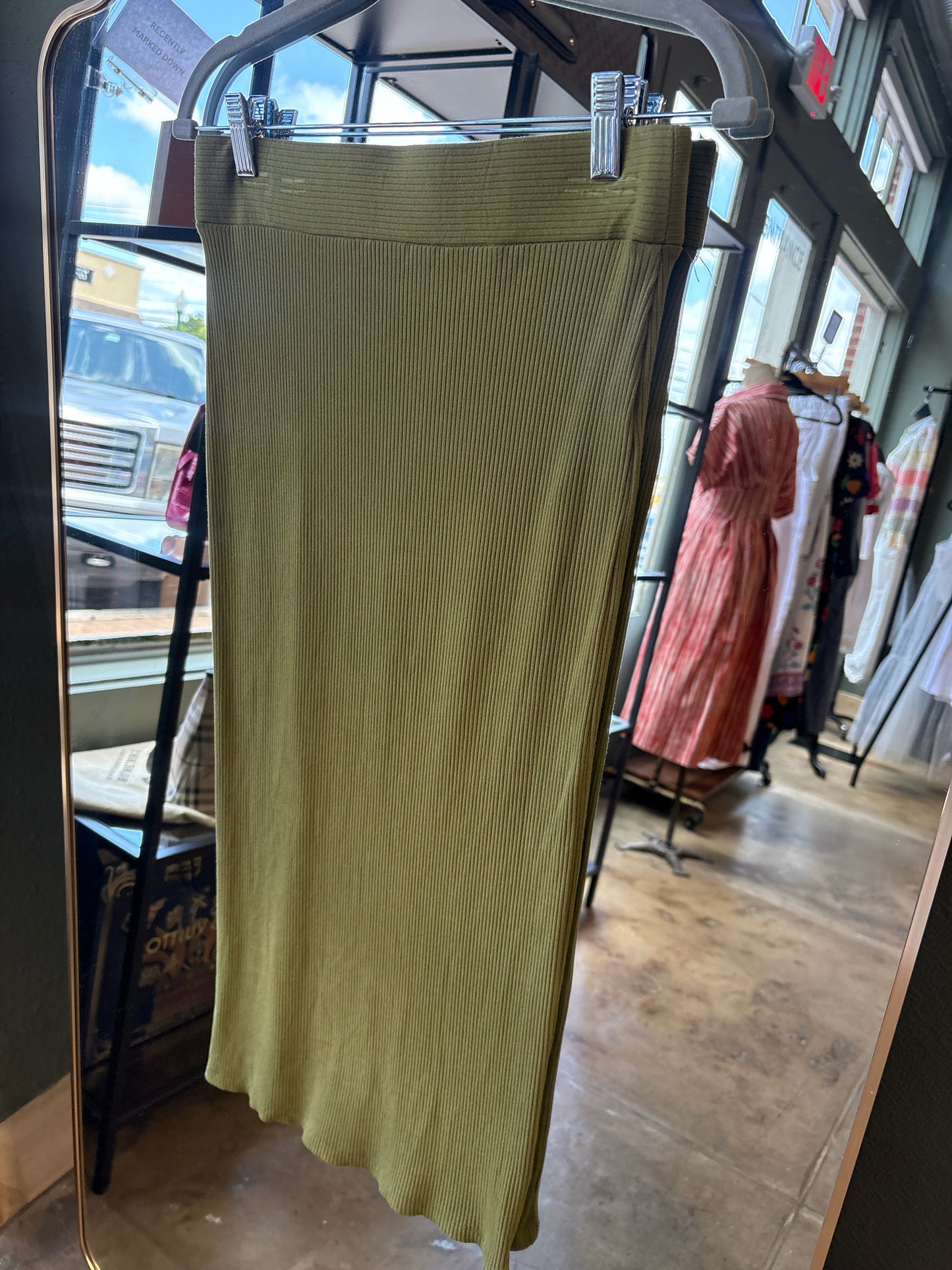 LOFT Size S Green Skirt