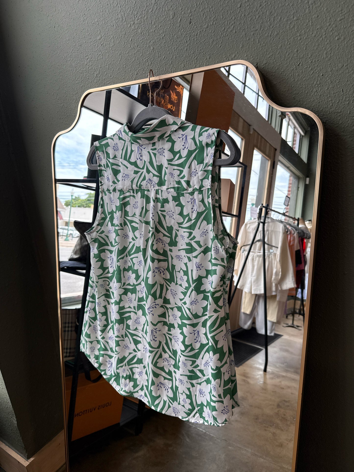 Cabi Size M Green/Blue Top