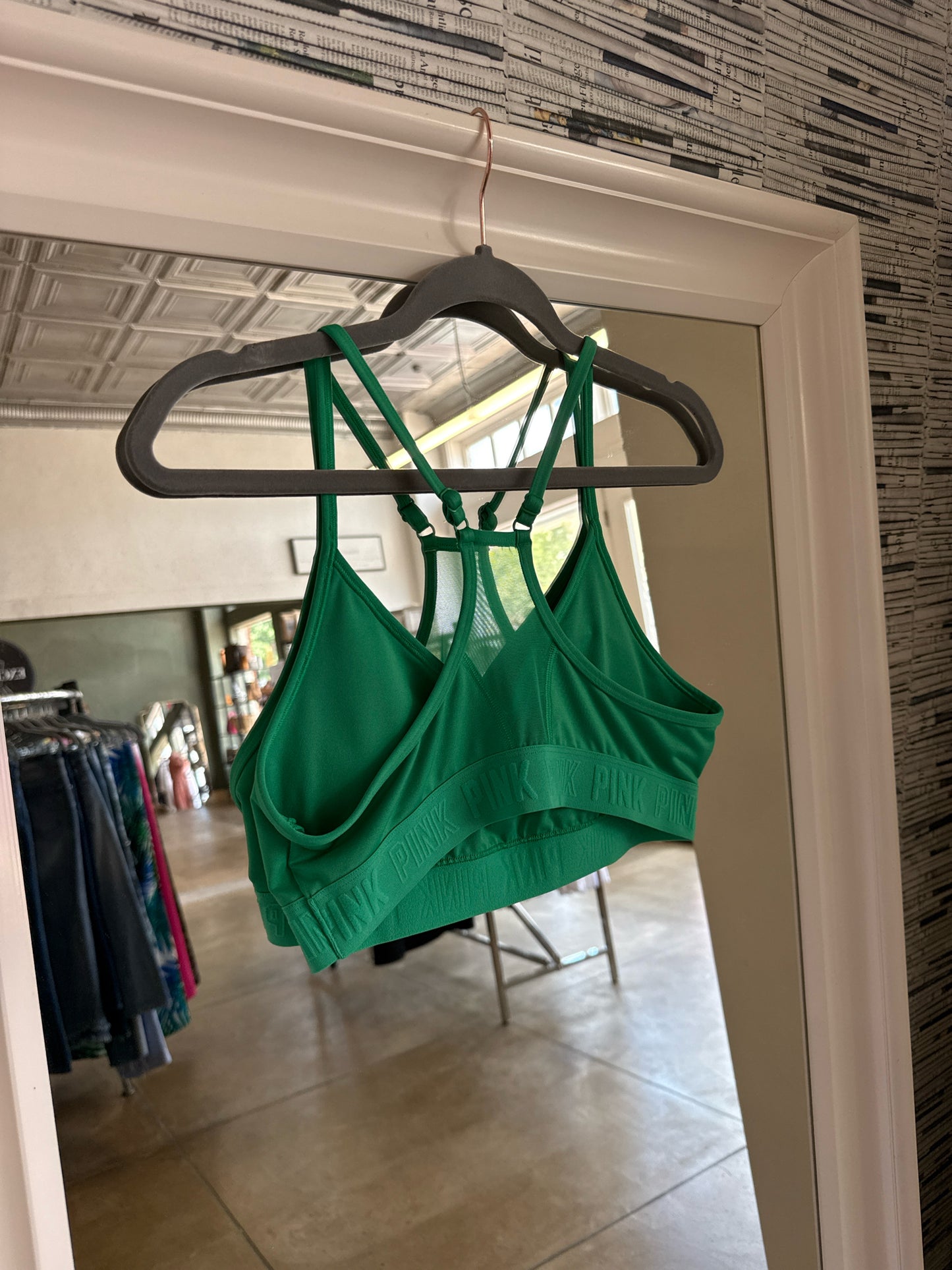 PINK Size M Green Sportsbra