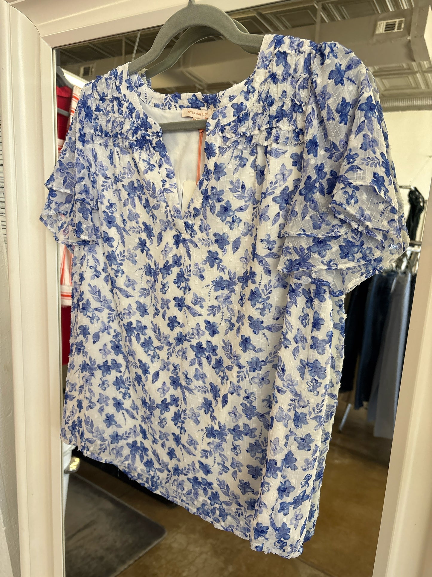 Skies Are Blue Size XS White and Blue Top