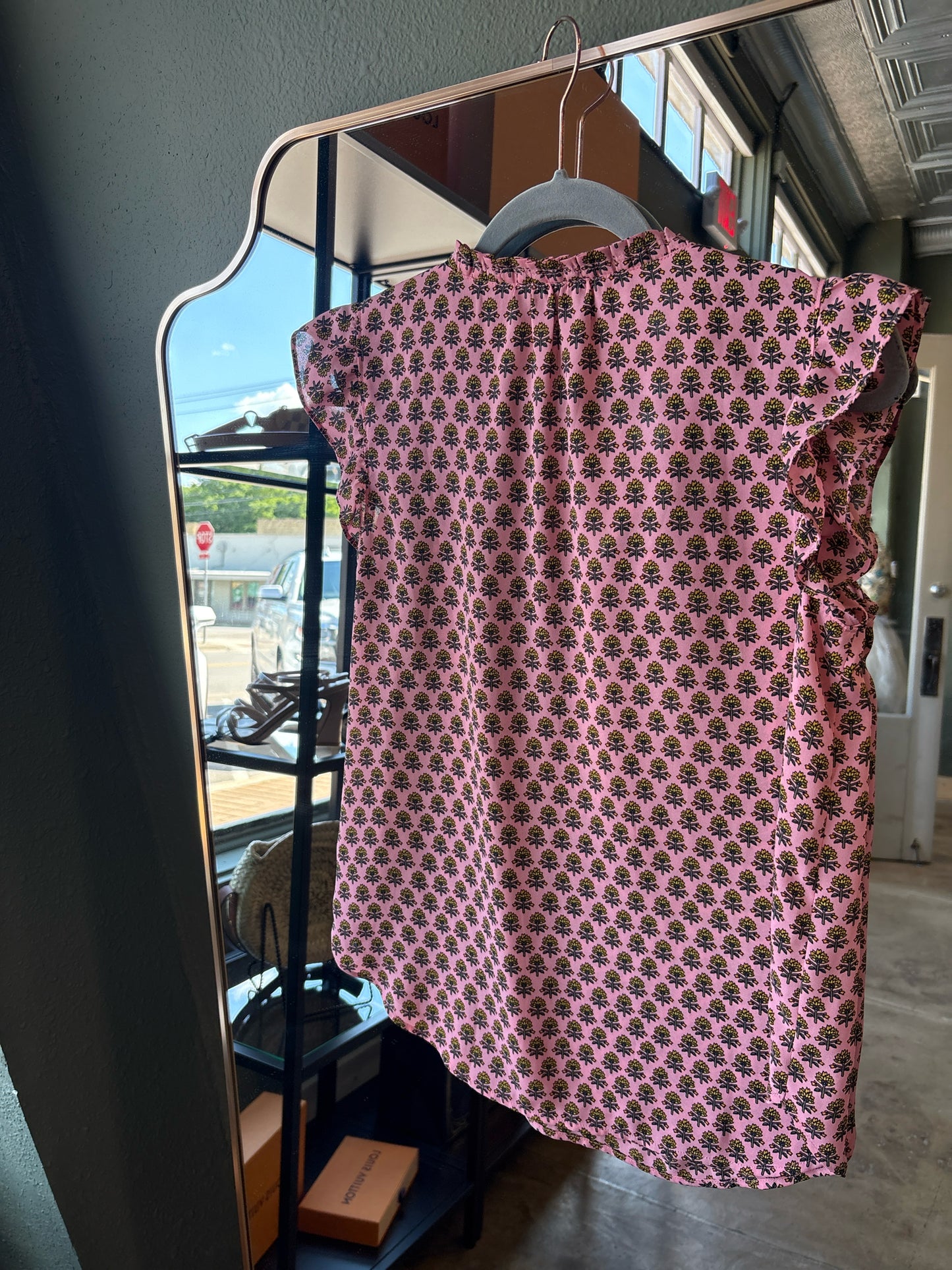 LOFT Size XS Pink/multi Flowers Top