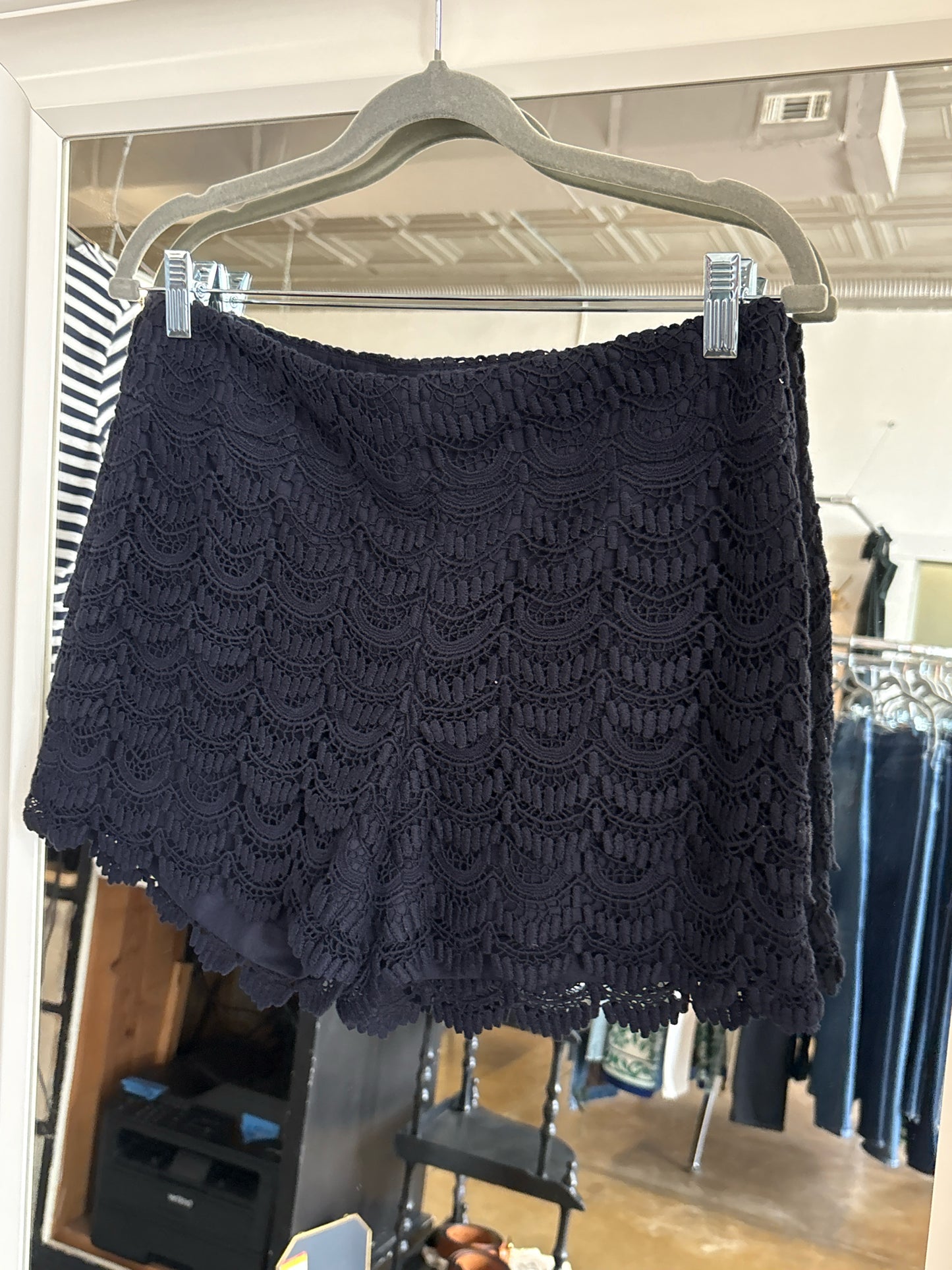 LOFT Size 2 Navy Shorts