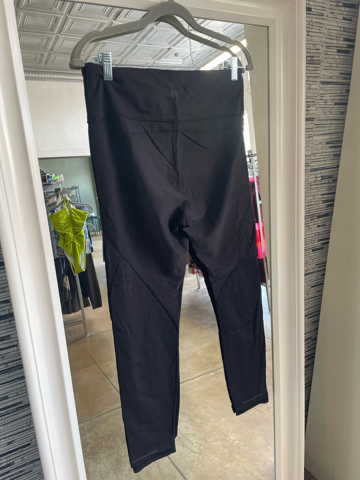 ATHLETA Size M Black Legging