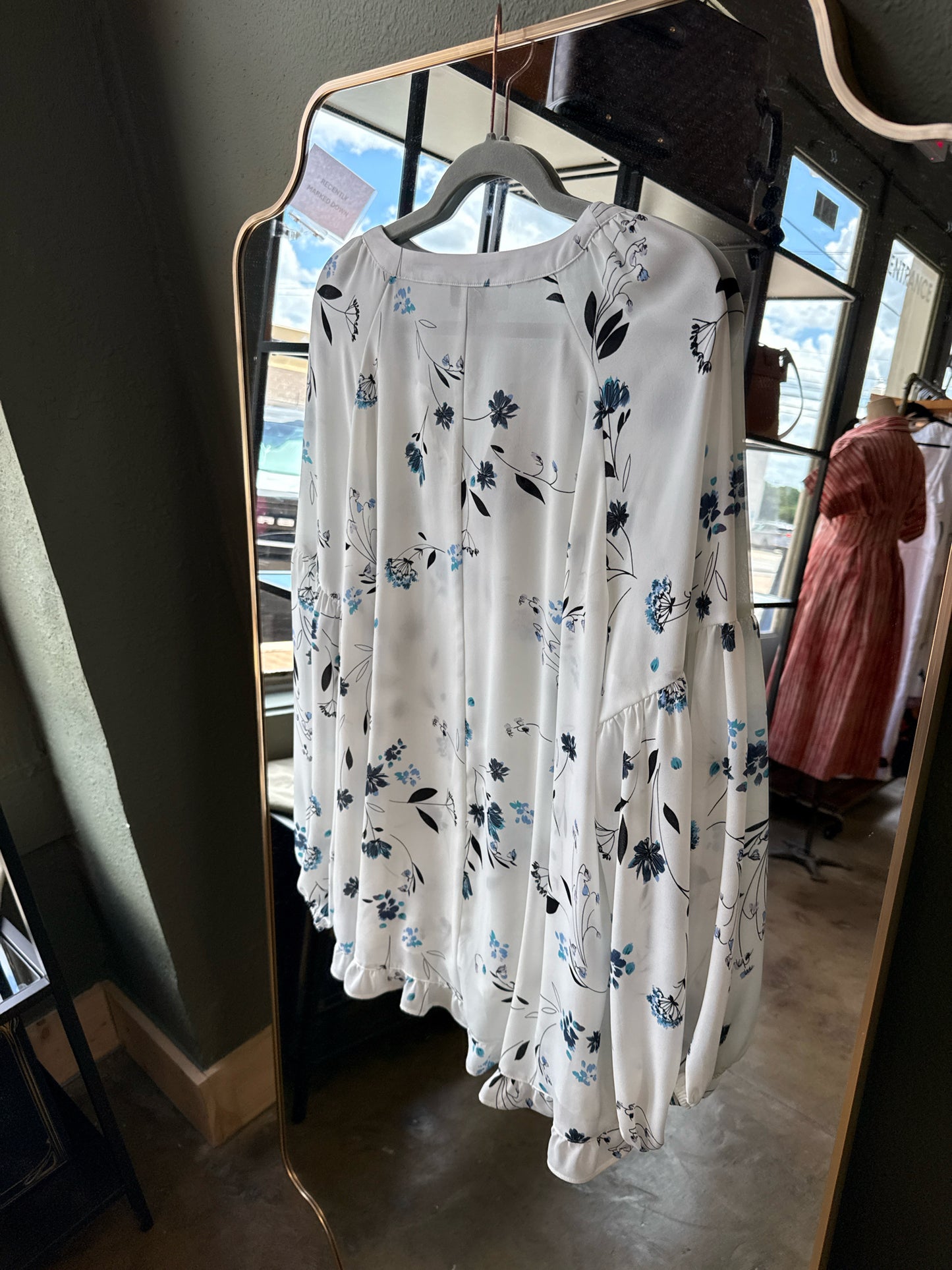 ANA Size L White/Blue Top