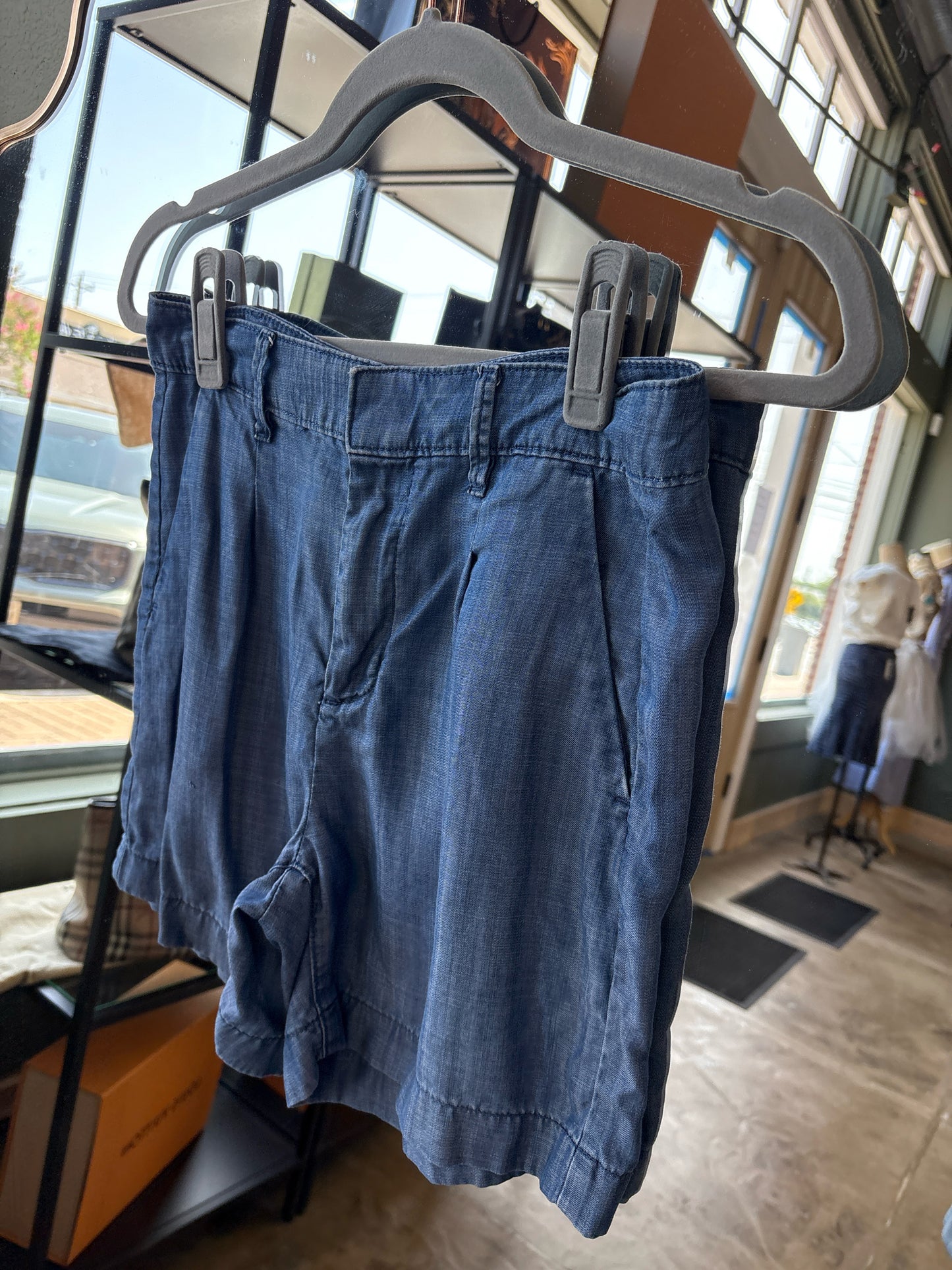 White House Black Market Size 00 Chambray Shorts