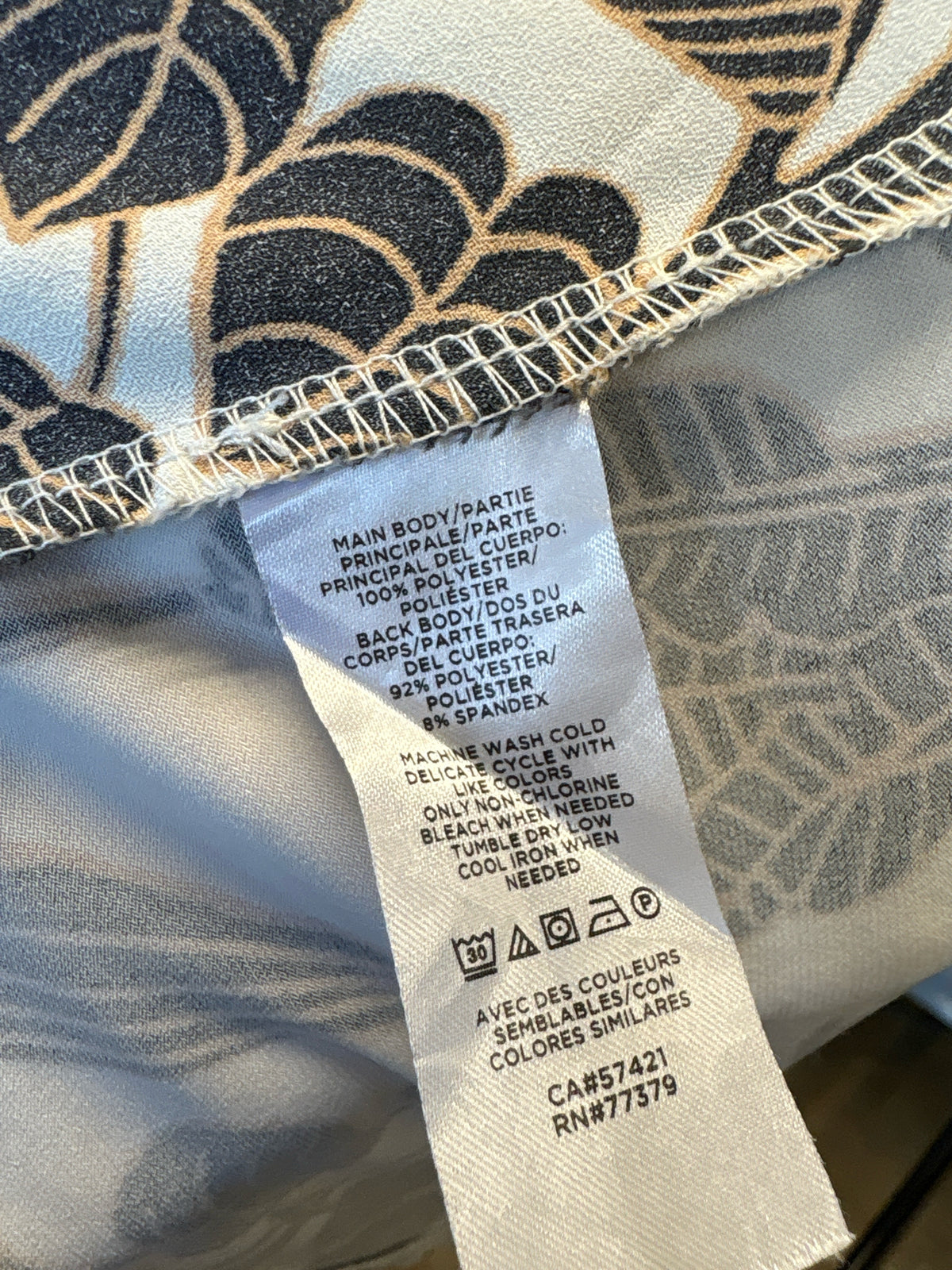 ANN TAYLOR Size M White/Blk/tan Top