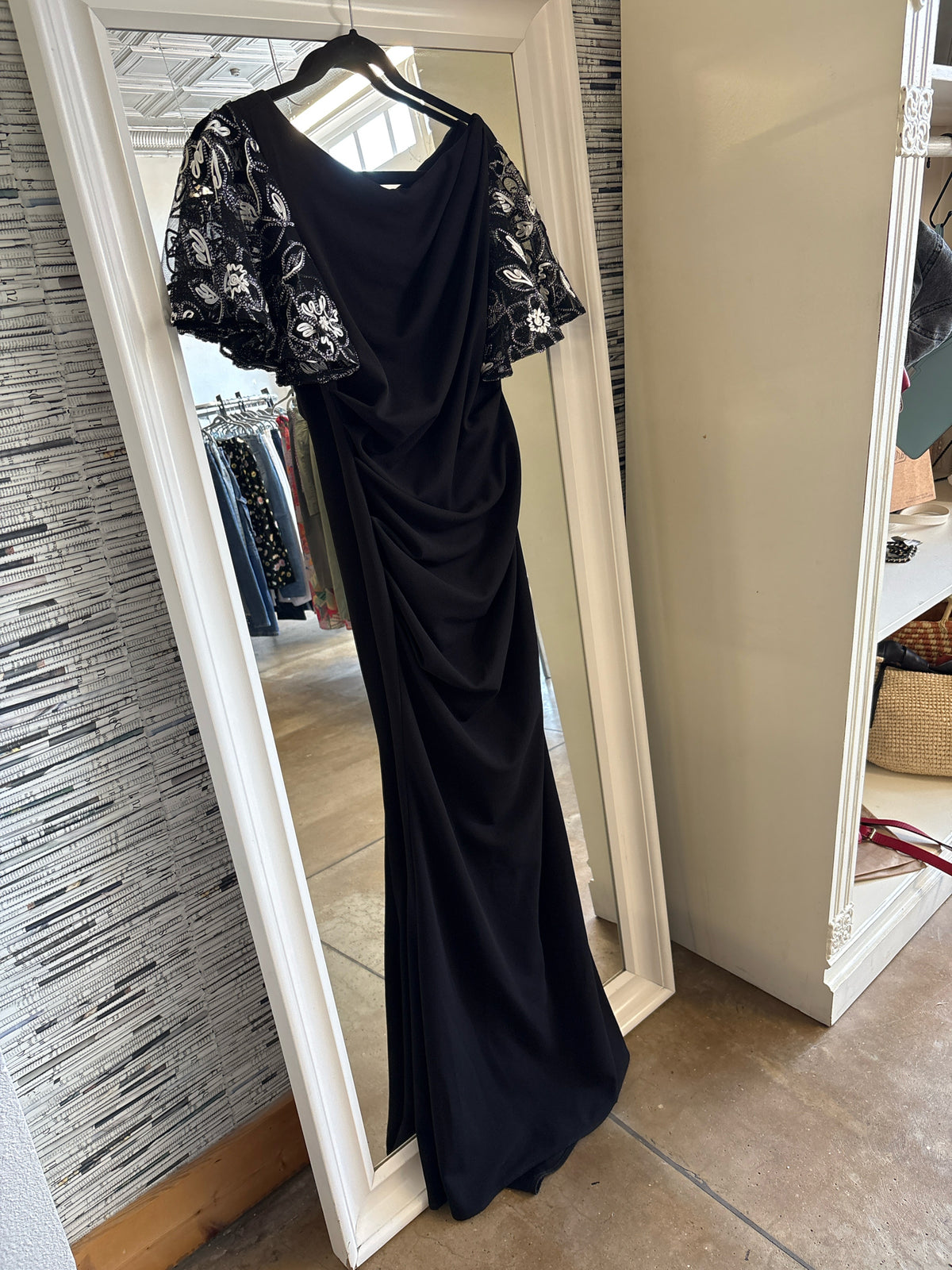 Betsy & Adam Size 4 Black Formal