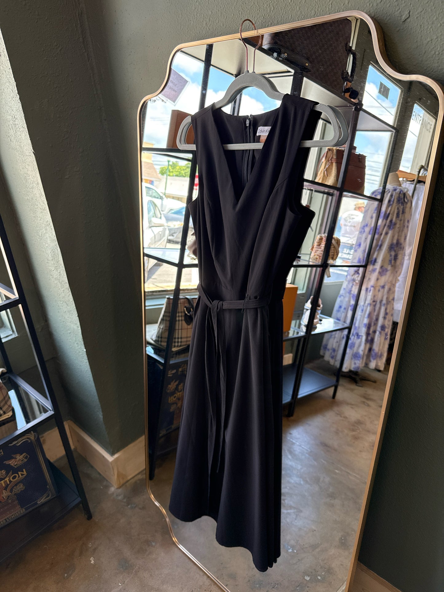 CALVIN KLEIN Size 2 Black Sleeveless Dress