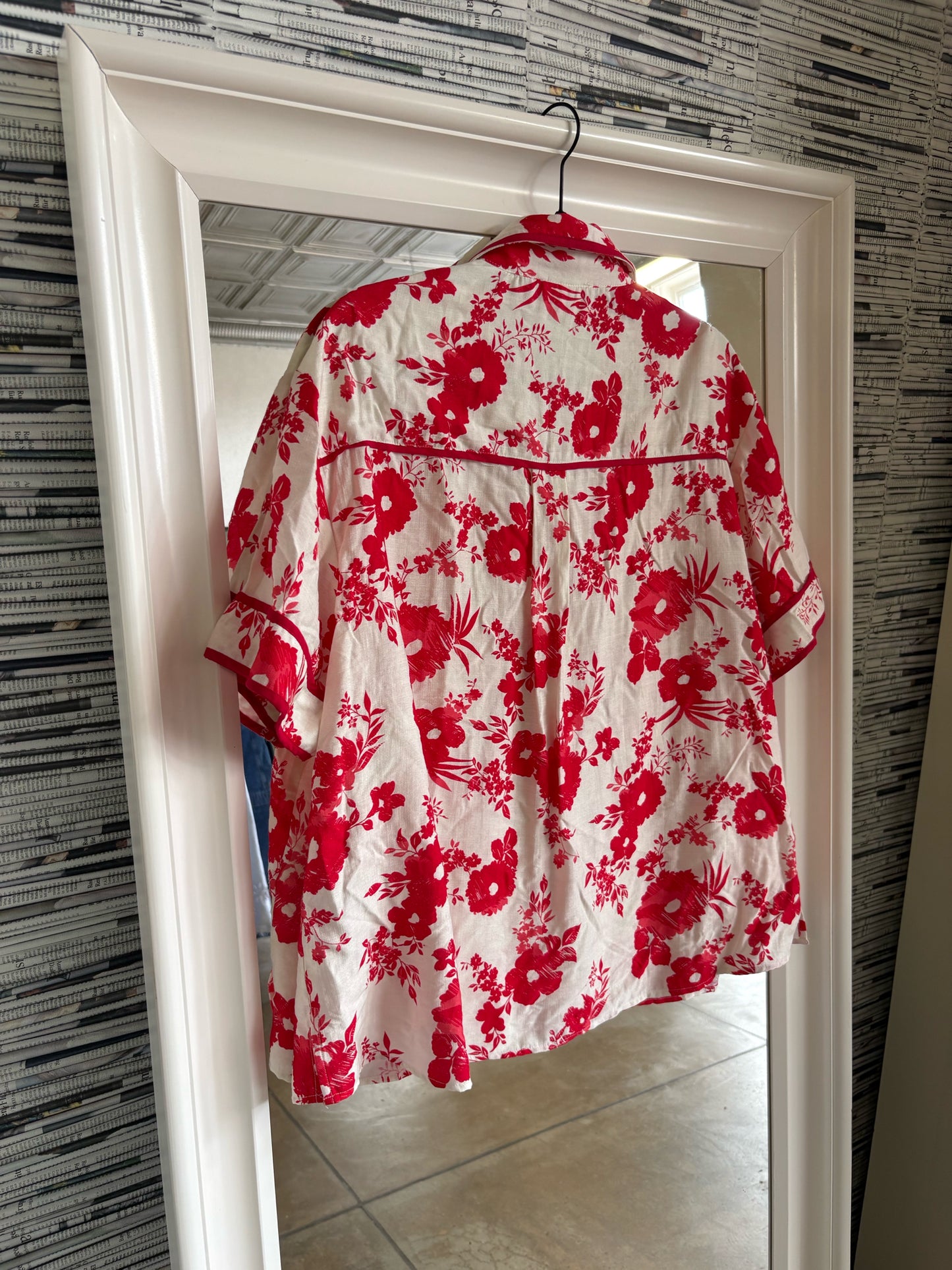entro Size L Red/White Top