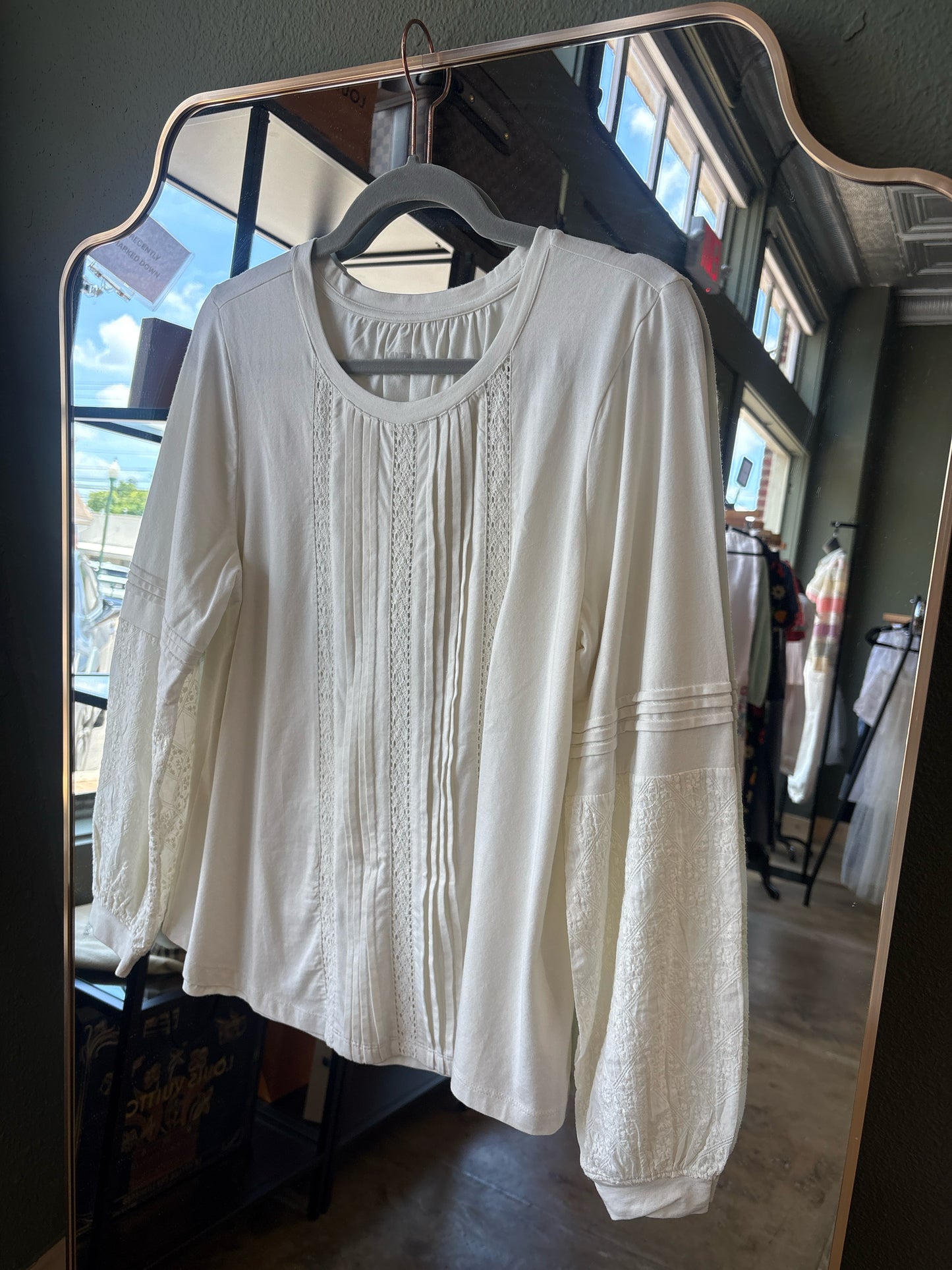 Lands End Size M off white Top