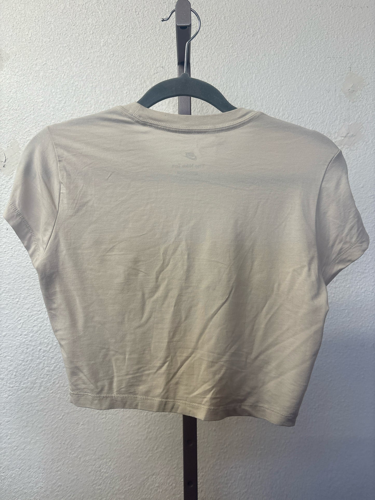 NIKE Size S Cream crop Tops