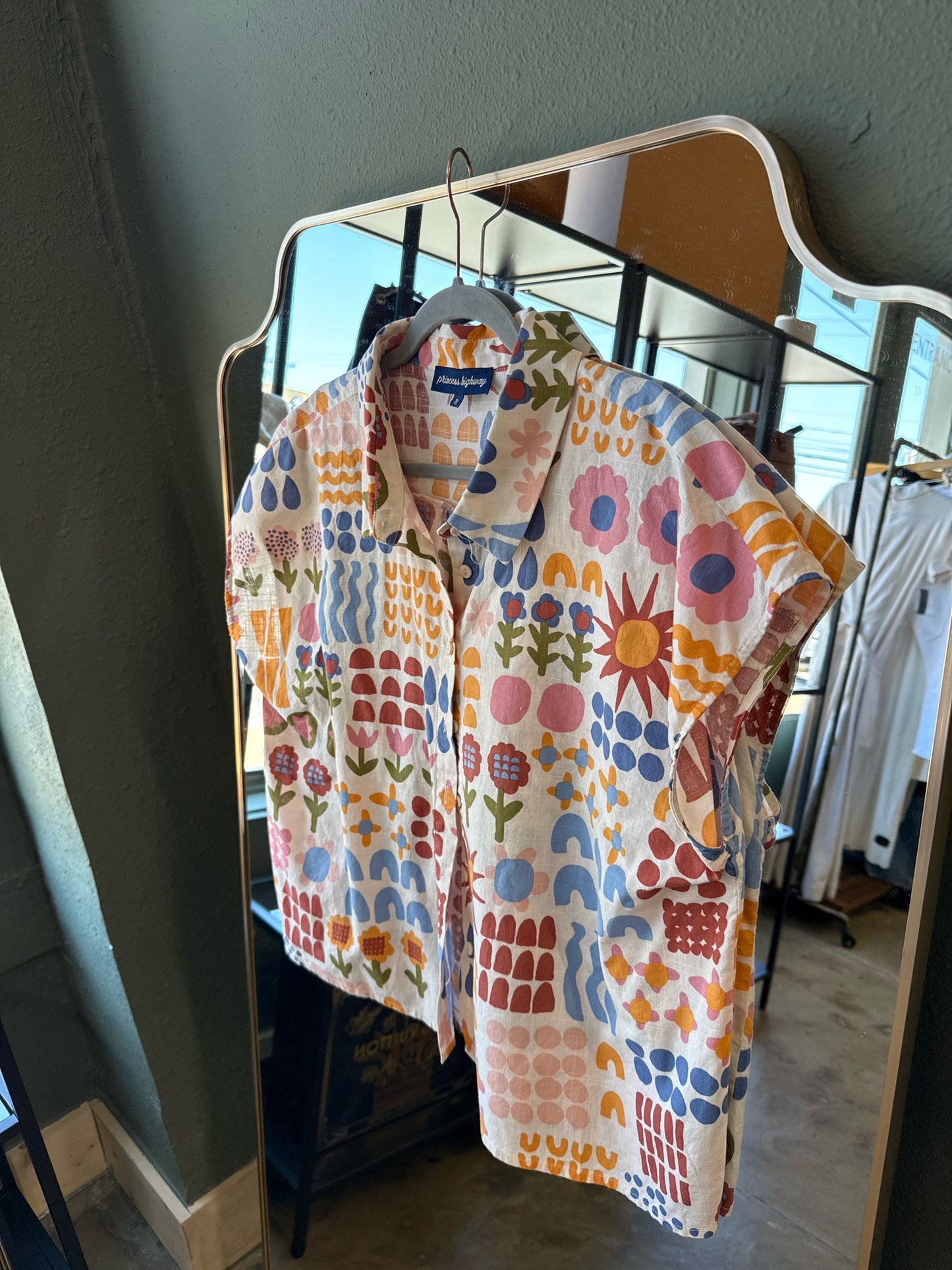 Princess Highway Size 18 multi Artsy Top
