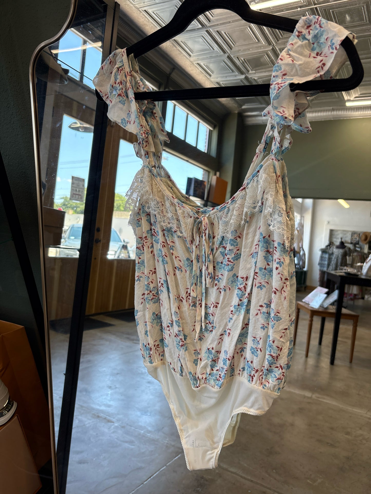 free people Size XS cream print Top