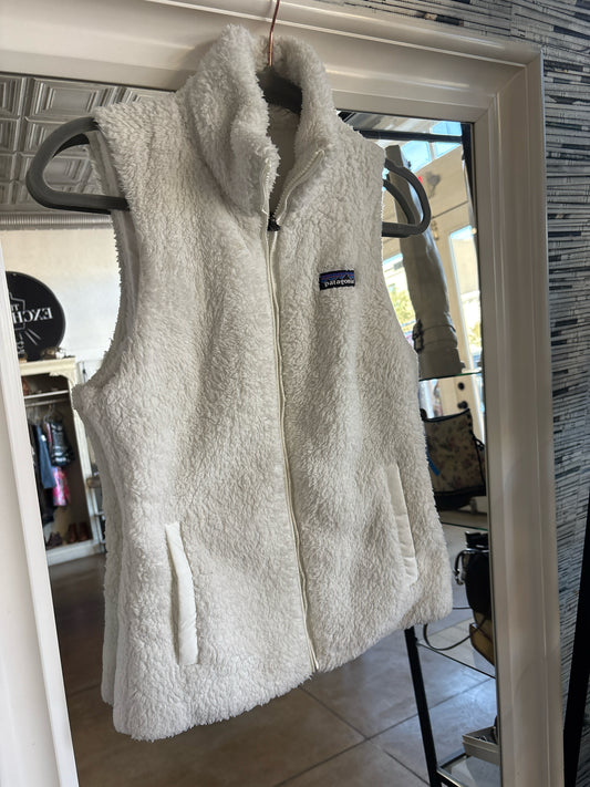 patagonia Size XS White Fuzzy Vest