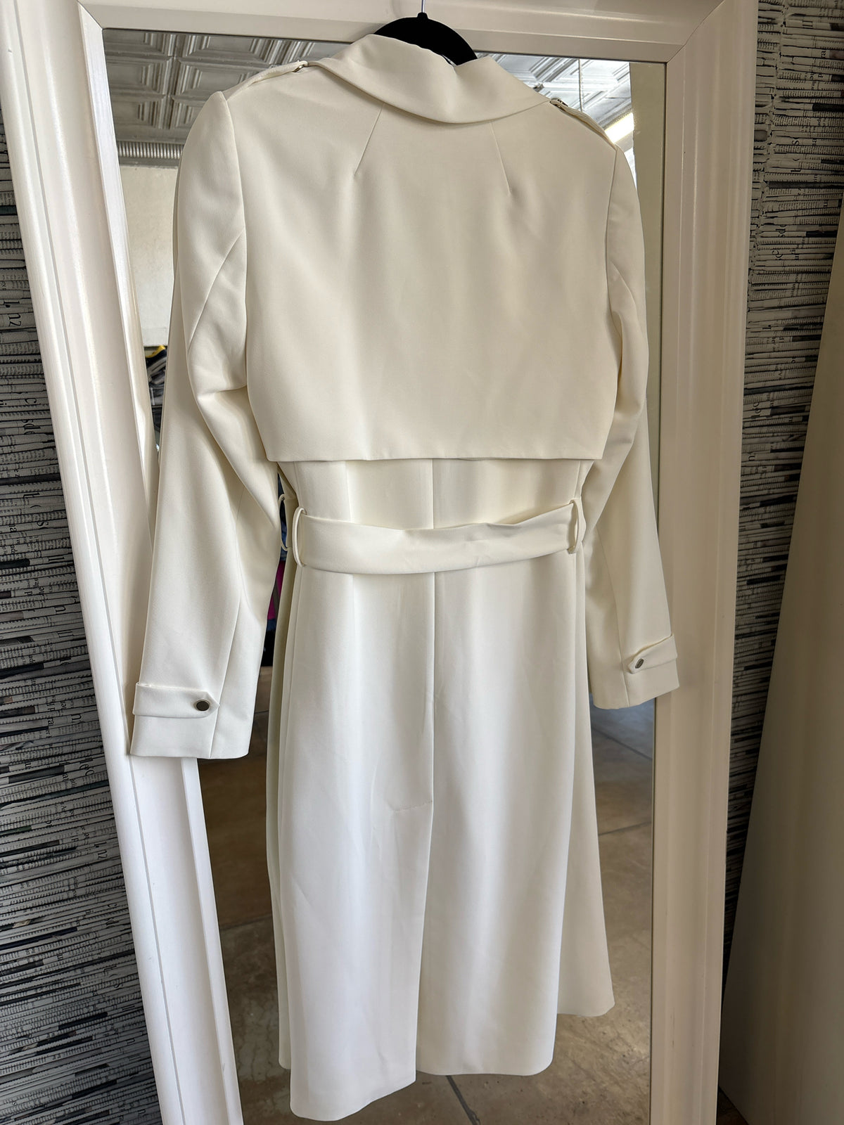 White House Black Market Size S off white Duster