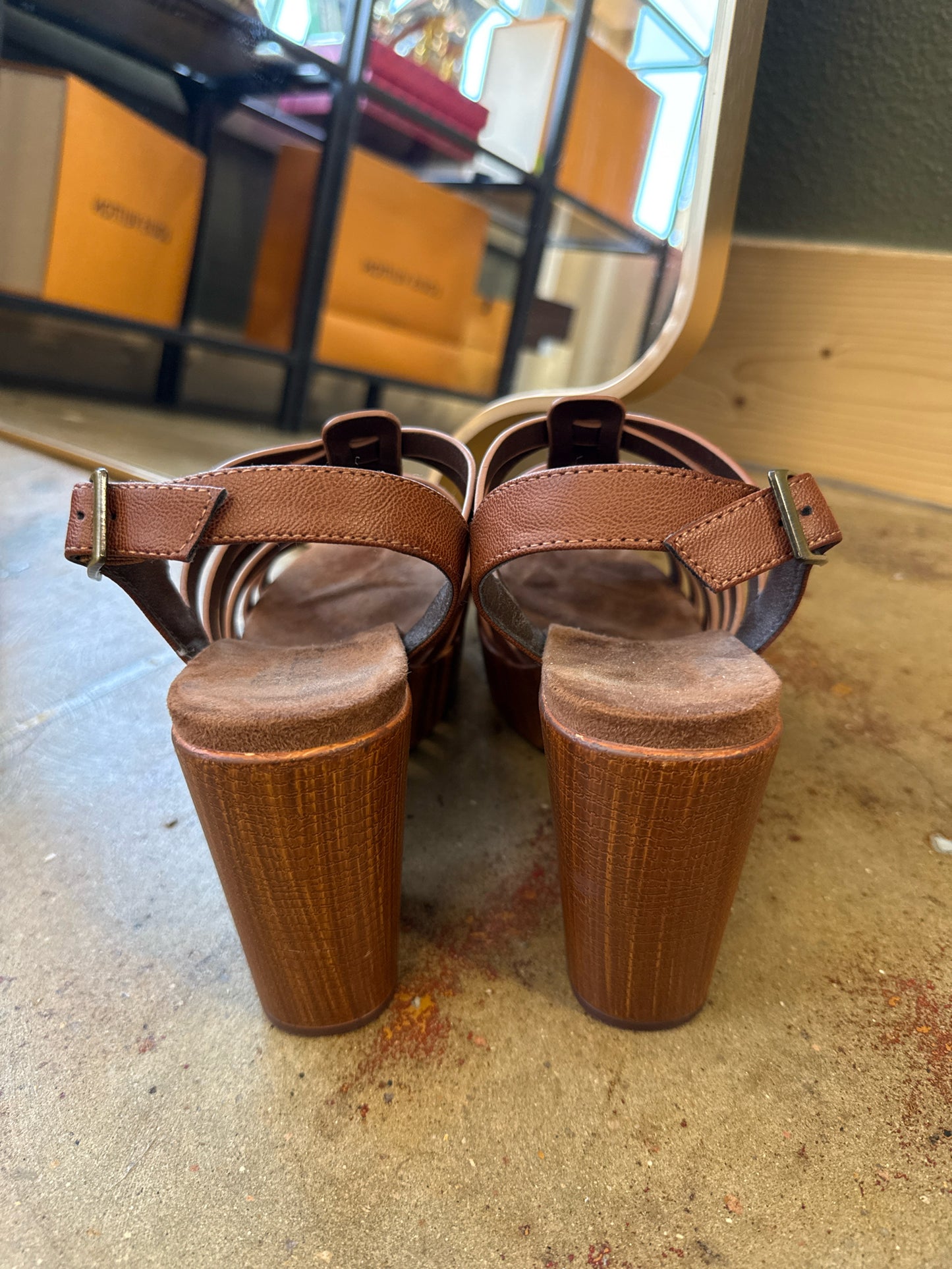 White Mountain Shoe Size 9 Brown Heels