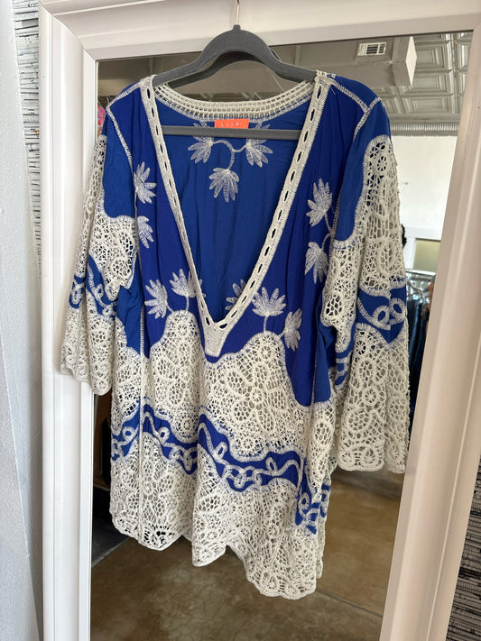 luxmi Size M/L Blue/Cream Top