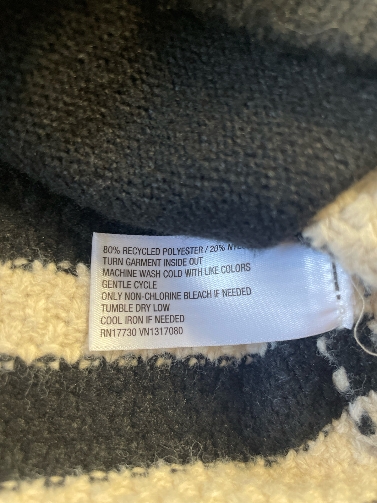 A New Day Size M Black & Off White Sweater