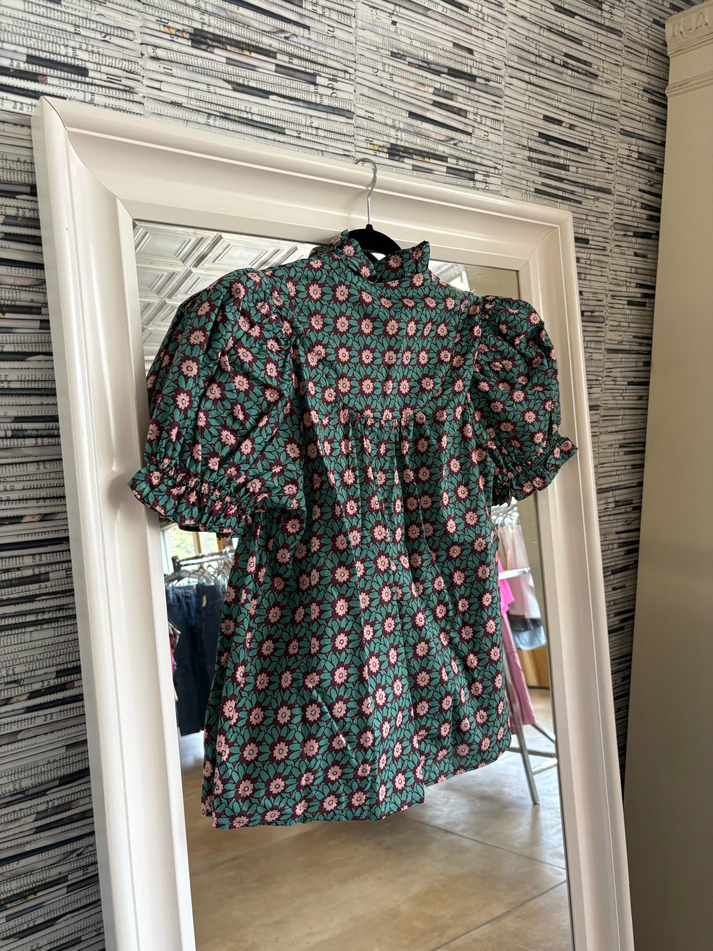 entro Size M Teal/Purple Top