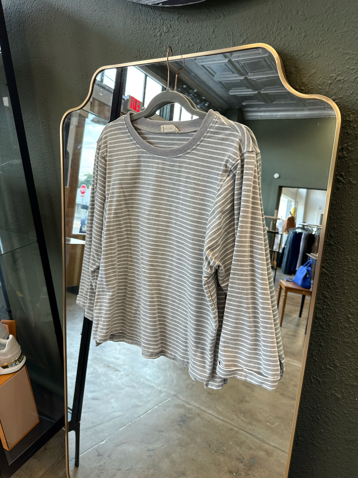 New In Size M Gray/White Top