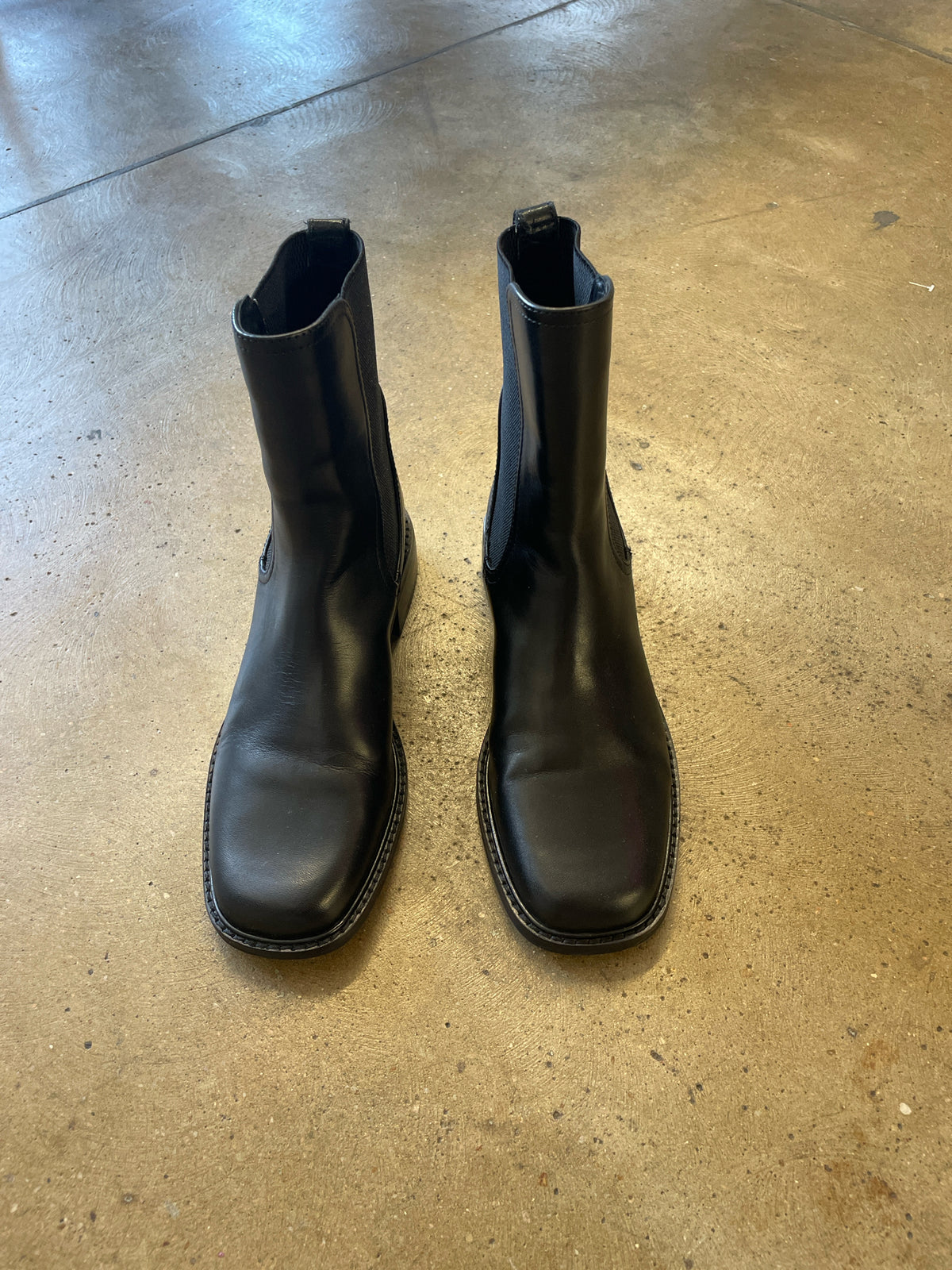 Donald Pliner Shoe Size 6 Black Boots