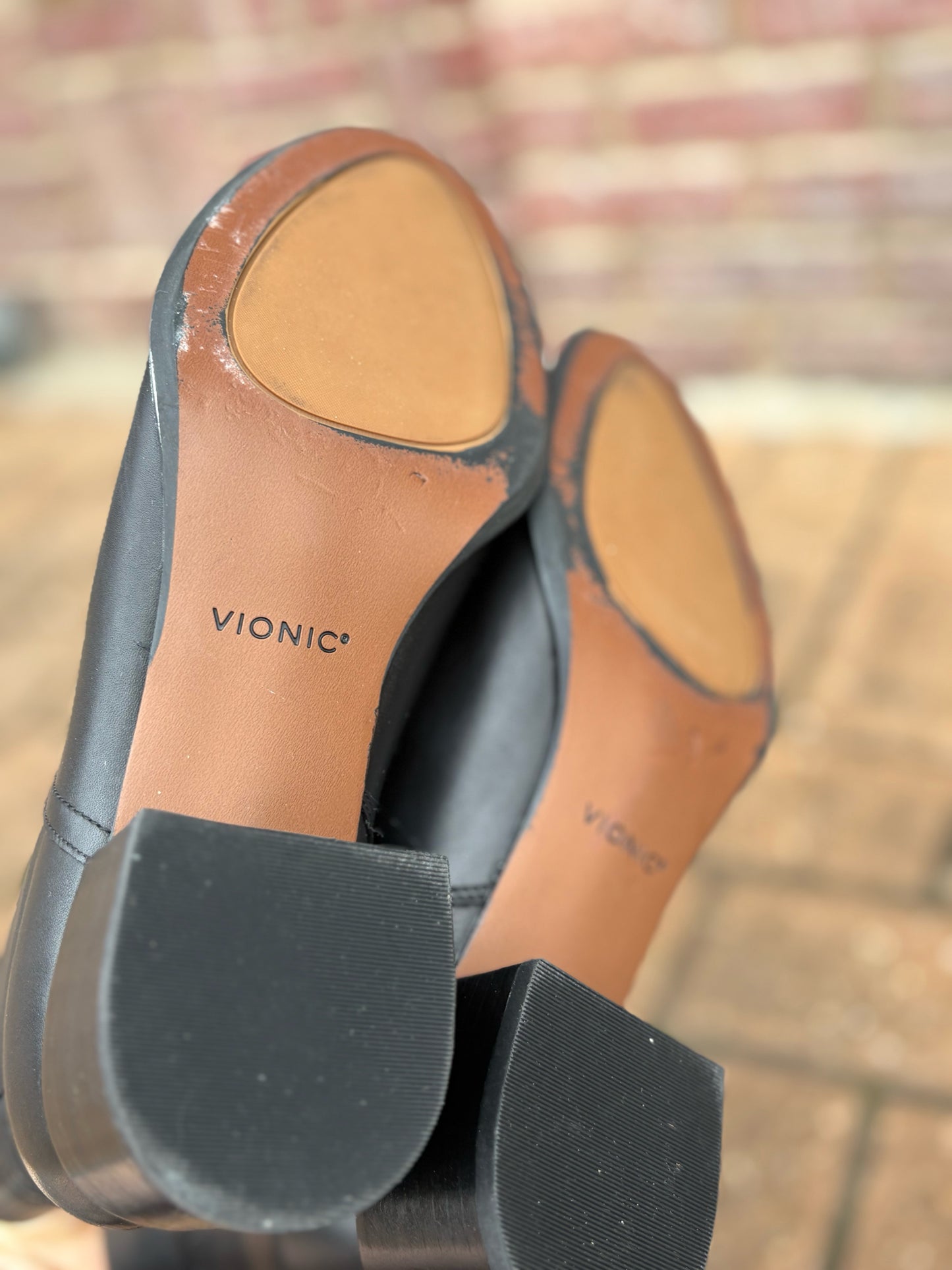 Vionic Shoe Size 7 Black Boots