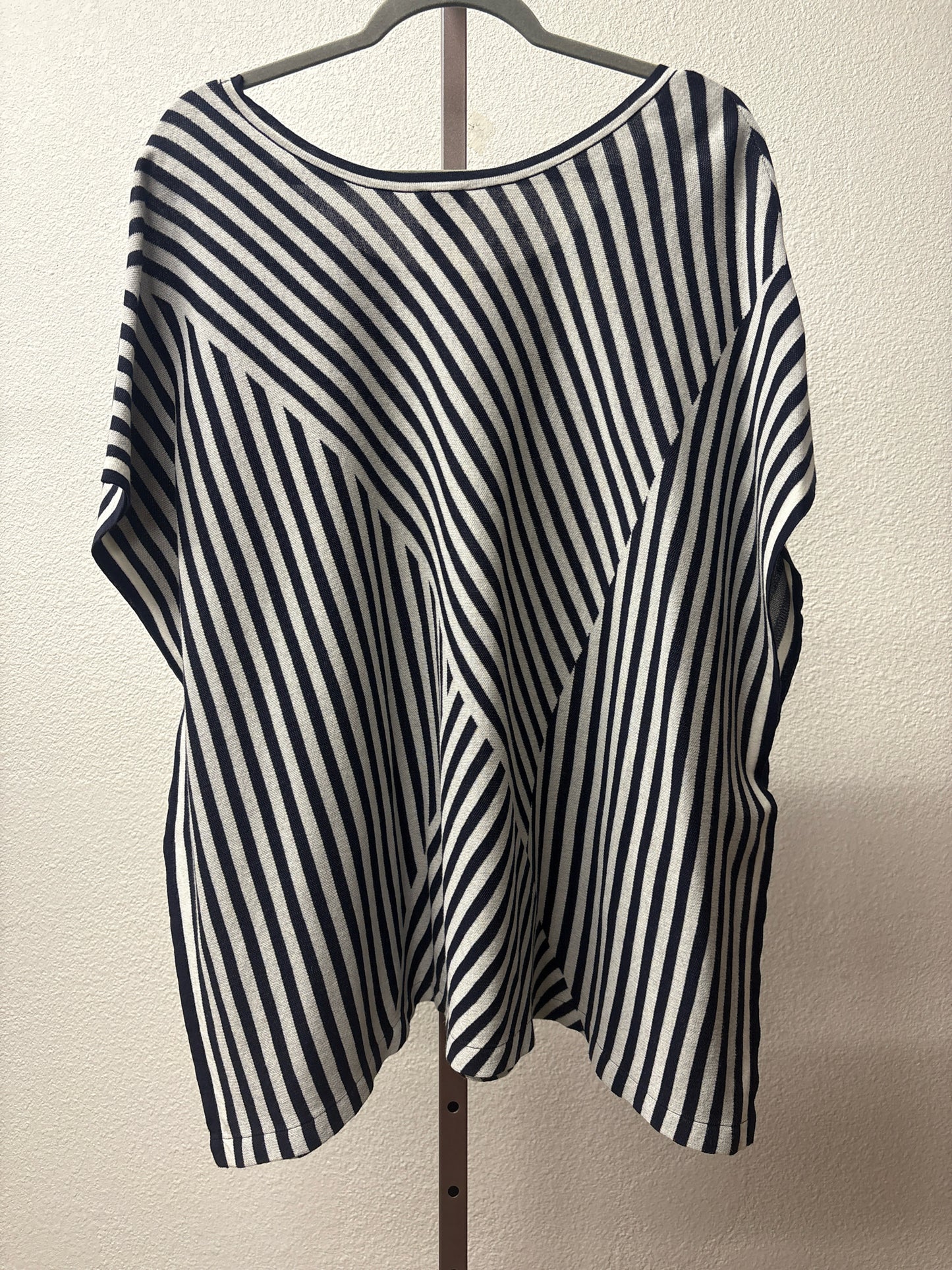 Cabi Size M B&W Stripe Tunic